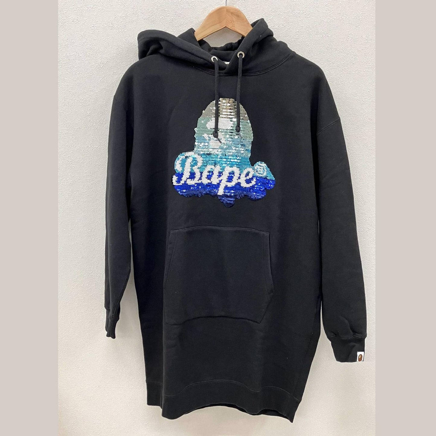 A BATHING APE | アベイシングエイプ SEQUIN APE HEAD HOODIE ワンピース 0010PG302509X ブラック サイズ：S【イオン広店】
