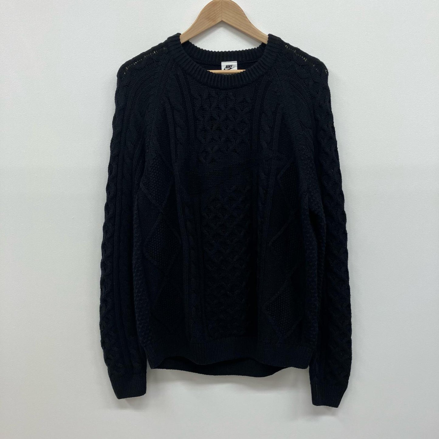 NIKE | ナイキ ケーブルニット ニット DQ5177-010 ブラック サイズ：L【イオン広店】