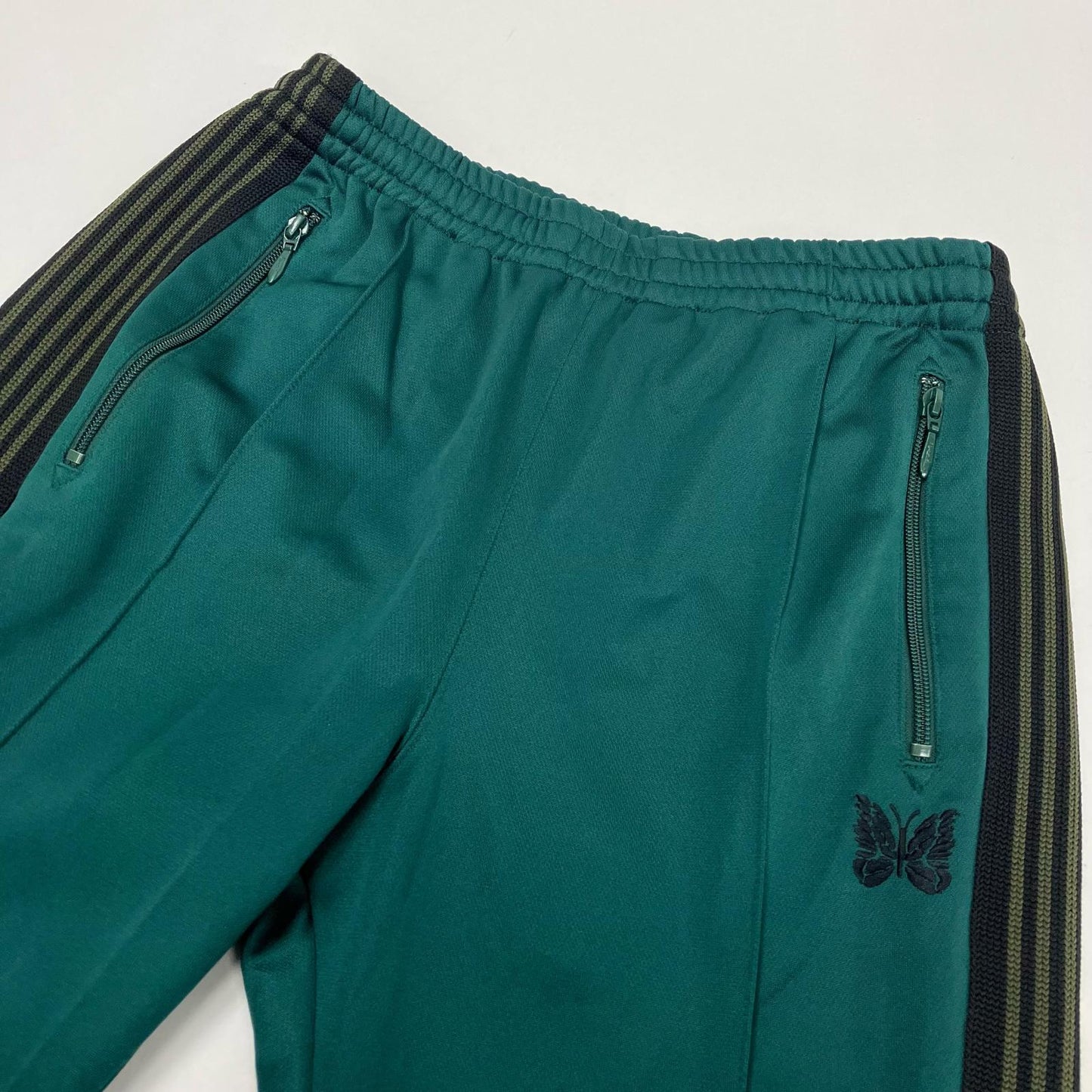 Needles | ニードルス Needles × jeans factory clothes SP NARROW TRAC パンツ HM387 グリーン サイズ：S【イオン広店】