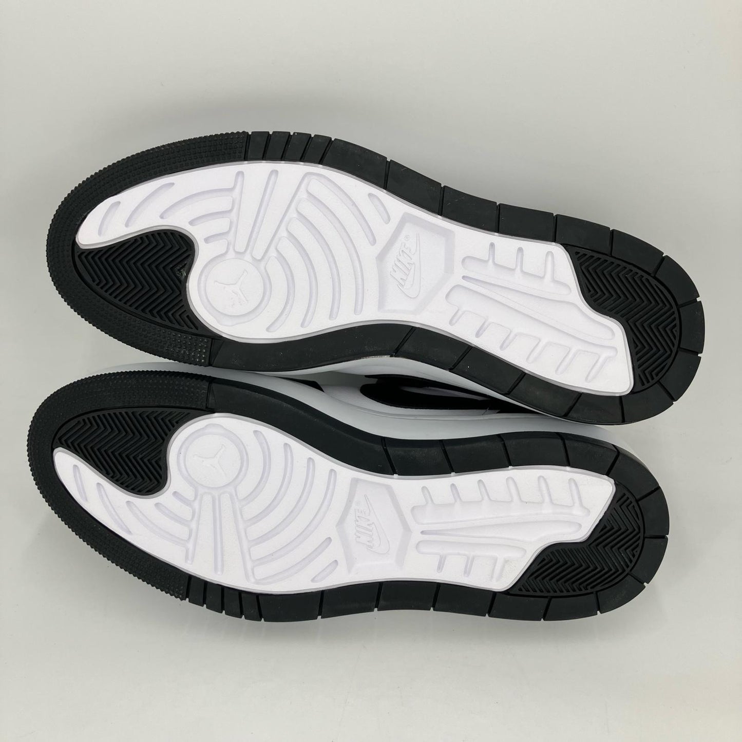 NIKE AIR JORDAN | ナイキ　エアー　ジョーダン Women's Air Jordan 1 Low スニーカー DH7004-109 ブラック 29cm【イオン広店】