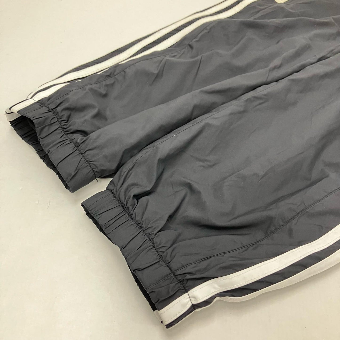 DESCENDANT | ディセンダント DCDT NYLON PANTS ×adidas パンツ FR8227 ブラック サイズ：M【イオン広店】