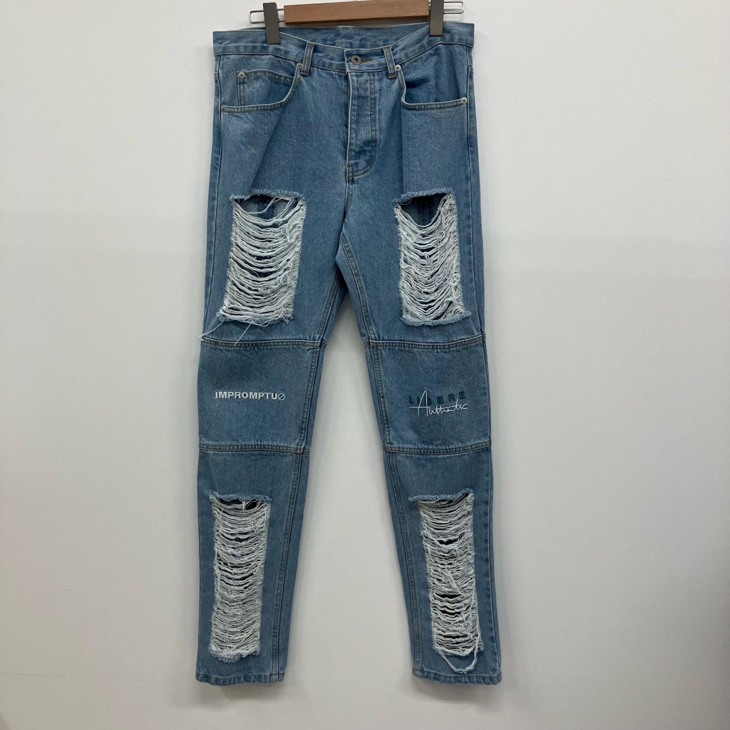 ダメージ加工デニムパンツ LIBERE デニムパンツ ライトブルー サイズ：M【イオン広店】