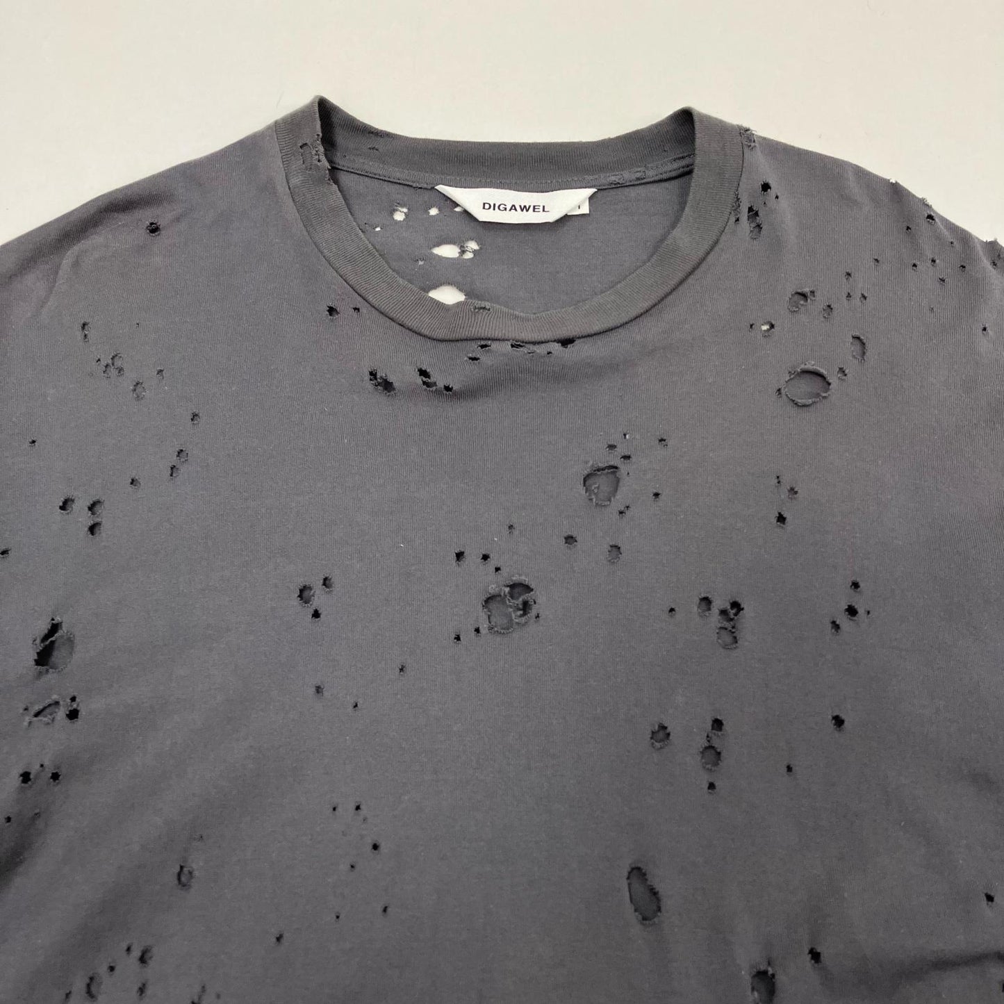 DIGAWEL | ディガウェル Damage S/S Tee カットソー チャコールグレー サイズ：1【イオン広店】