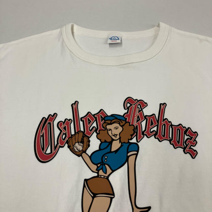 KEBOZ | ケボズ CALEEコラボ 半袖Ｔシャツ ホワイト【イオン広店】