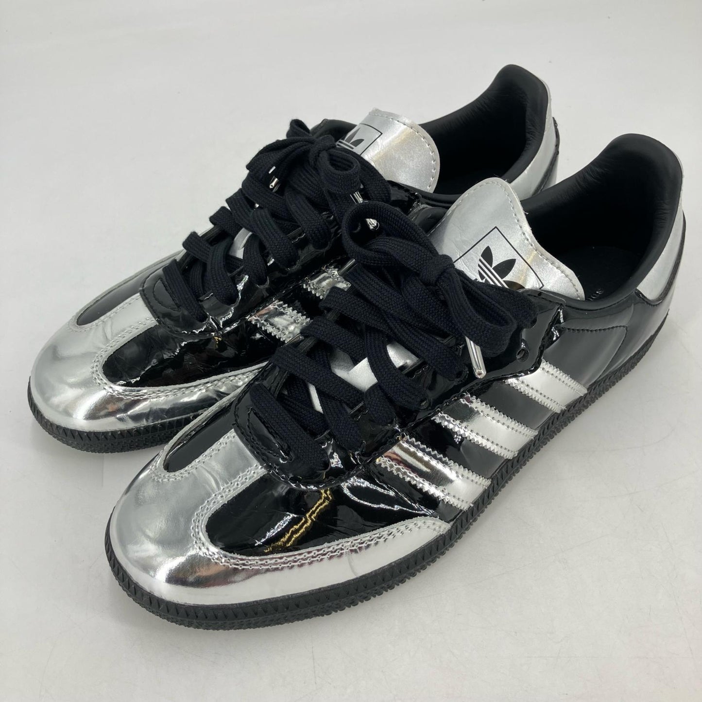 adidas Originals | アディダスオリジナルス Samba 'Tuxedo' スニーカー IH3364 シルバー 25cm【イオン広店】
