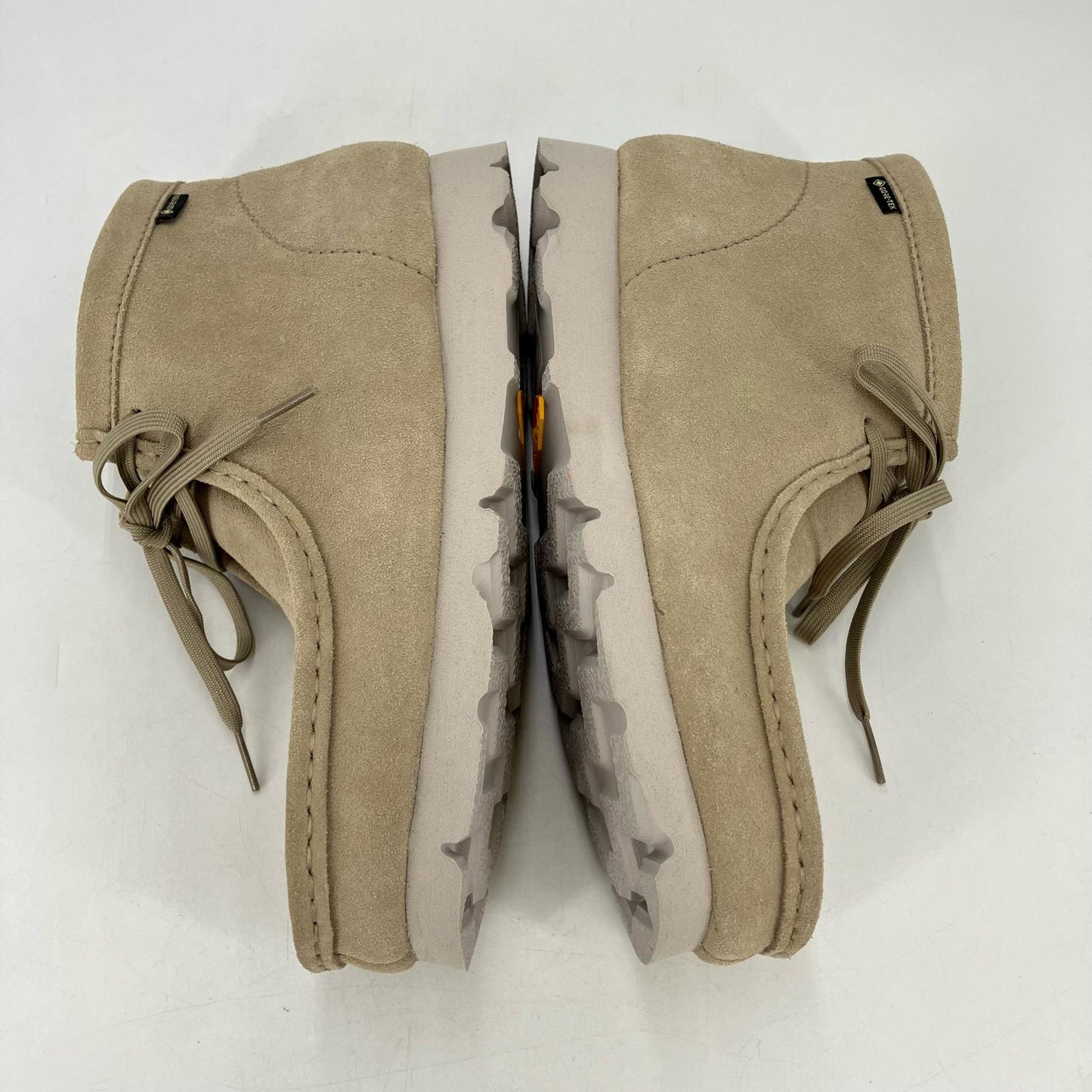 Clarks | クラークス WALLABEEBTB GTX その他靴 ベージュ 27cm【イオン広店】