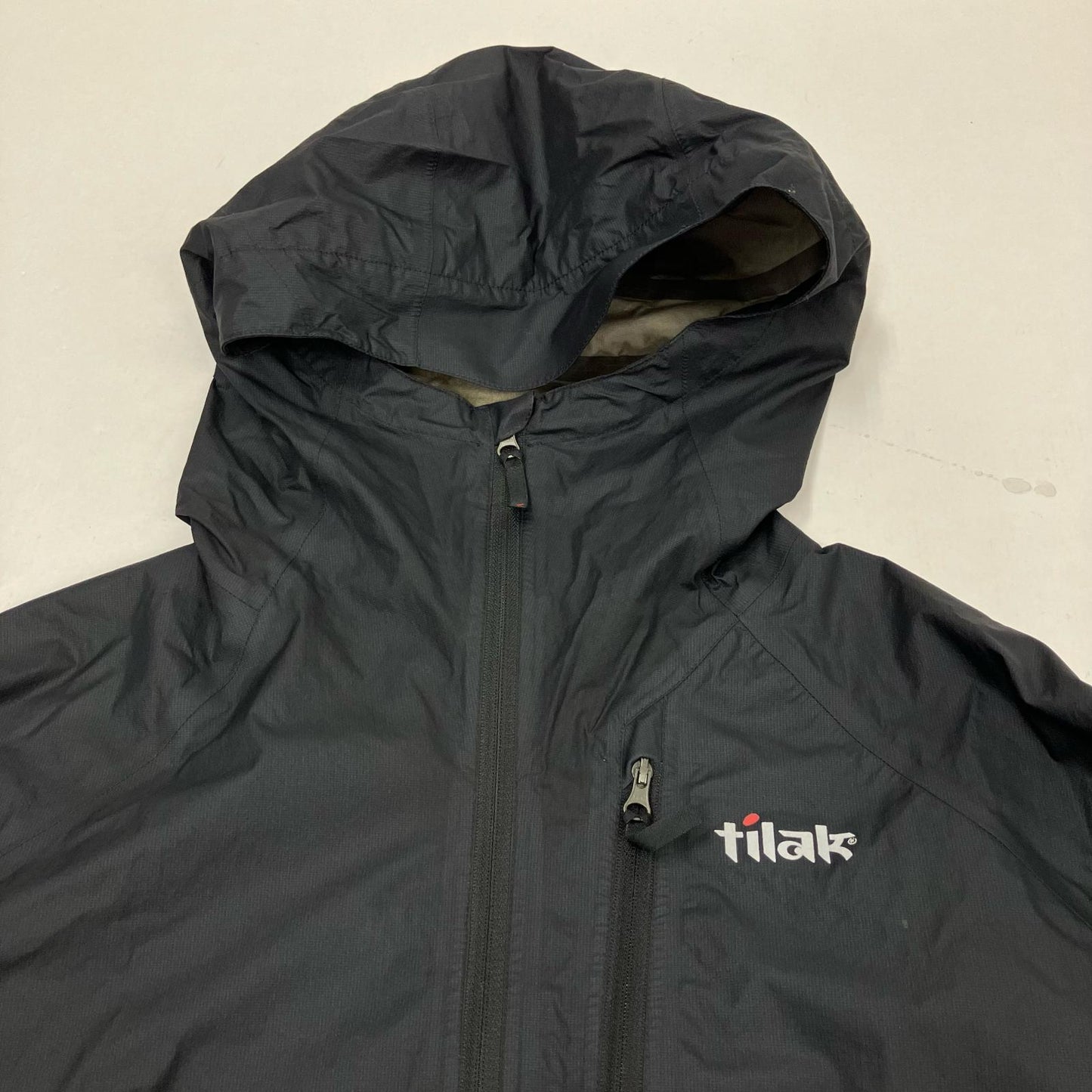 tilak | ティラック GORE WINDSTOPPER ナイロンジャケット ナイロンジャケット ブラック サイズ：XS【イオン広店】
