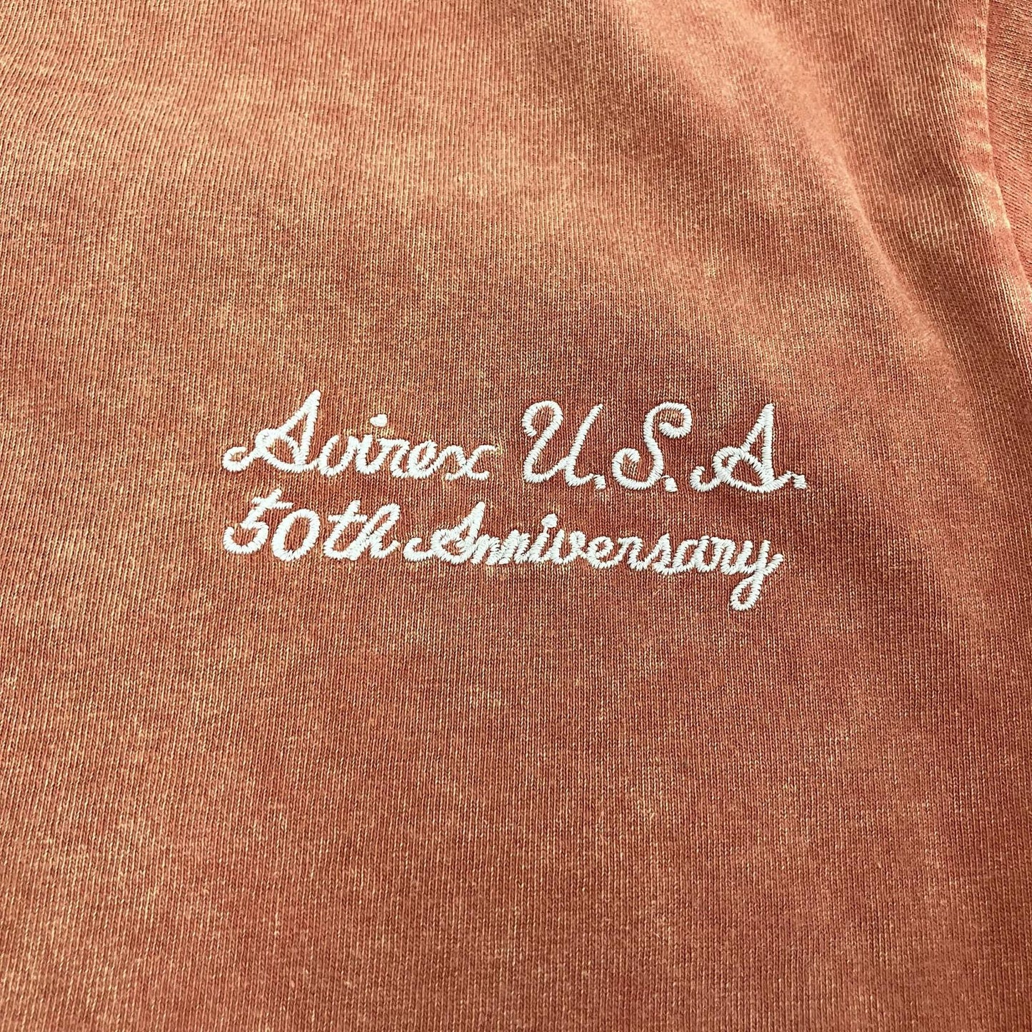 AVIREX | アヴィレックス HALF CENTURY ANNIV TEE 半袖Ｔシャツ 783-5234001 ブラウン サイズ：L【イオン広店】