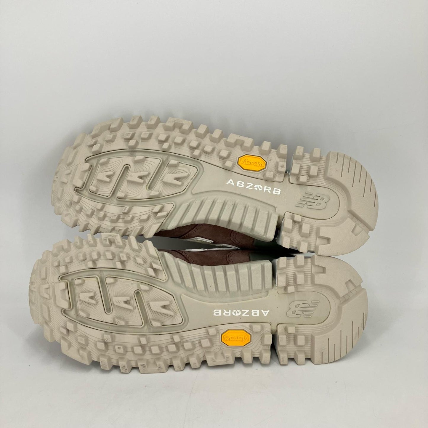 NEW BALANCE | ニューバランス KITH Ronnie Fieg × New Balance 1300 スニーカー MS1300KS その他 28.5cm【イオン広店】