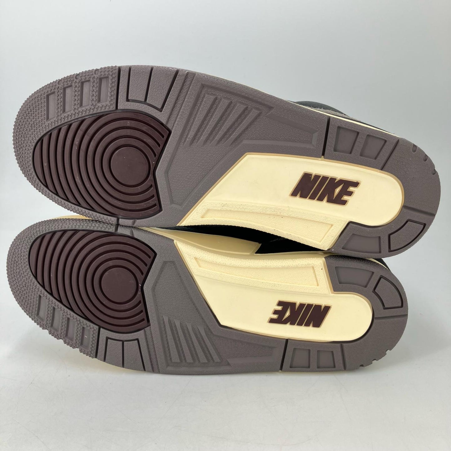 NIKE | ナイキ A Ma Maniere × Nike Women's Air Jordan 3 Retro OG SP 'Black and Flat Pewter/WYWS' スニーカー FZ4811-001 ブラウン 29cm【イオン広店】