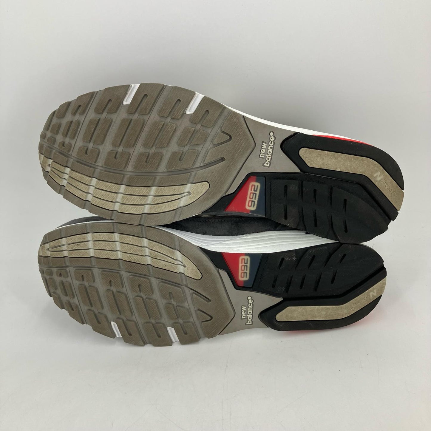 NEW BALANCE | ニューバランス 992 スニーカー M992AG グレー 28.5cm【イオン広店】