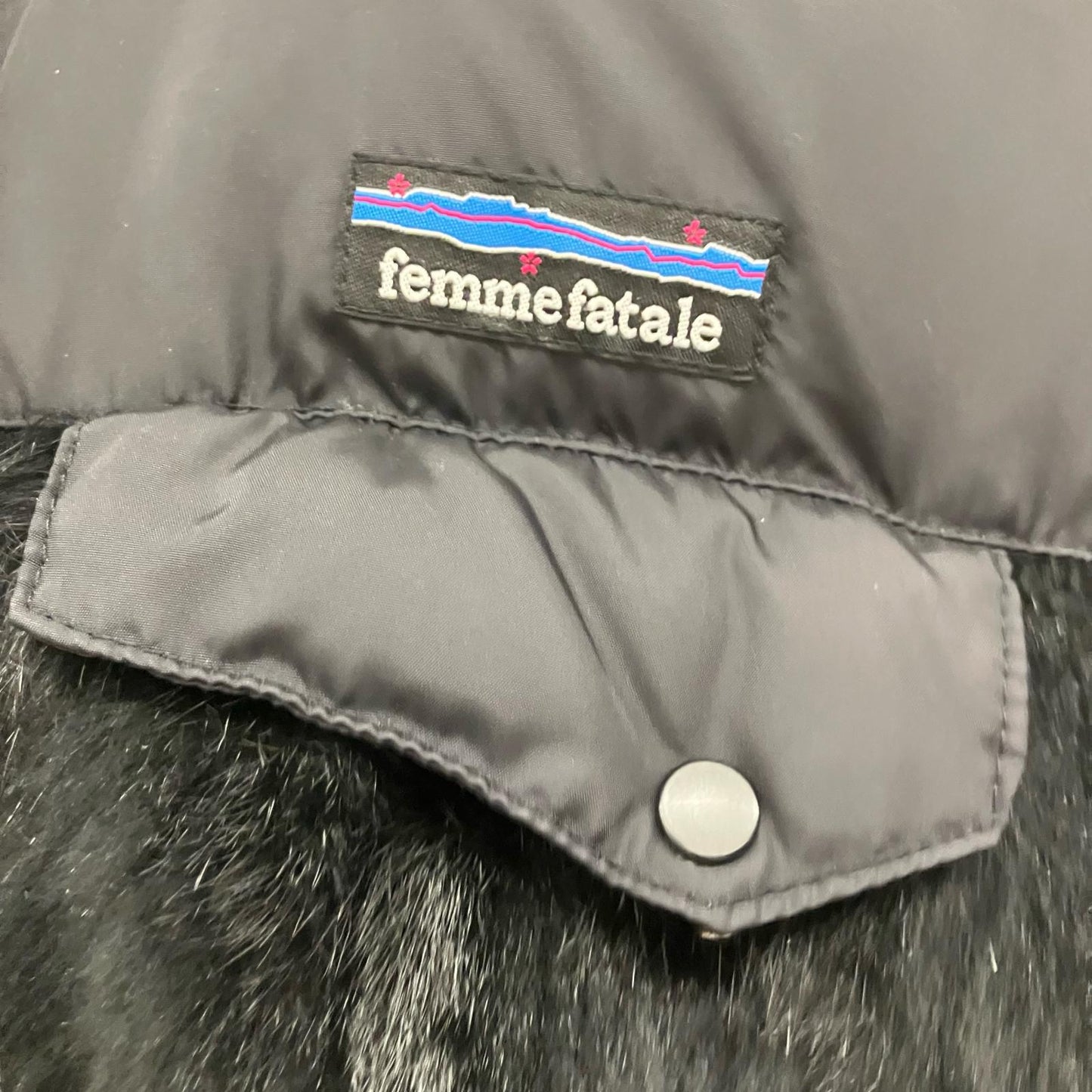 FEMME FATELE ダウンベスト F125-10020 ブラック サイズ：1【イオン広店】