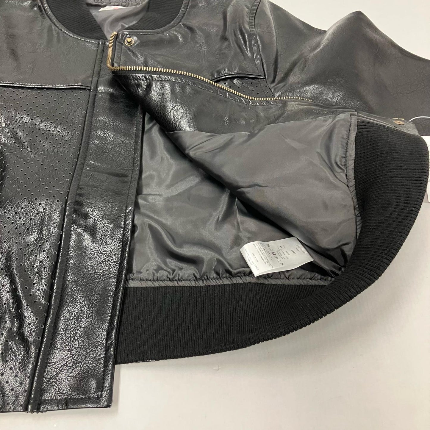 atmos | アトモス パンチング ヴィーガン レザージャケット レザー 24SS-AYJK01 ブラック【イオン広店】
