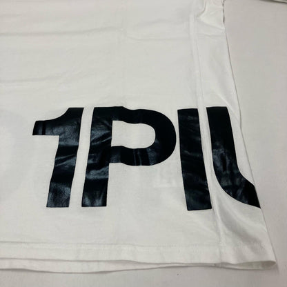 1 PIU 1 UGUALE 3(志風音) | ウノピュウノウグァーレトレシフォン ワイドネックロゴロンTee 長袖Ｔシャツ ホワイト サイズ：XL【イオン広店】