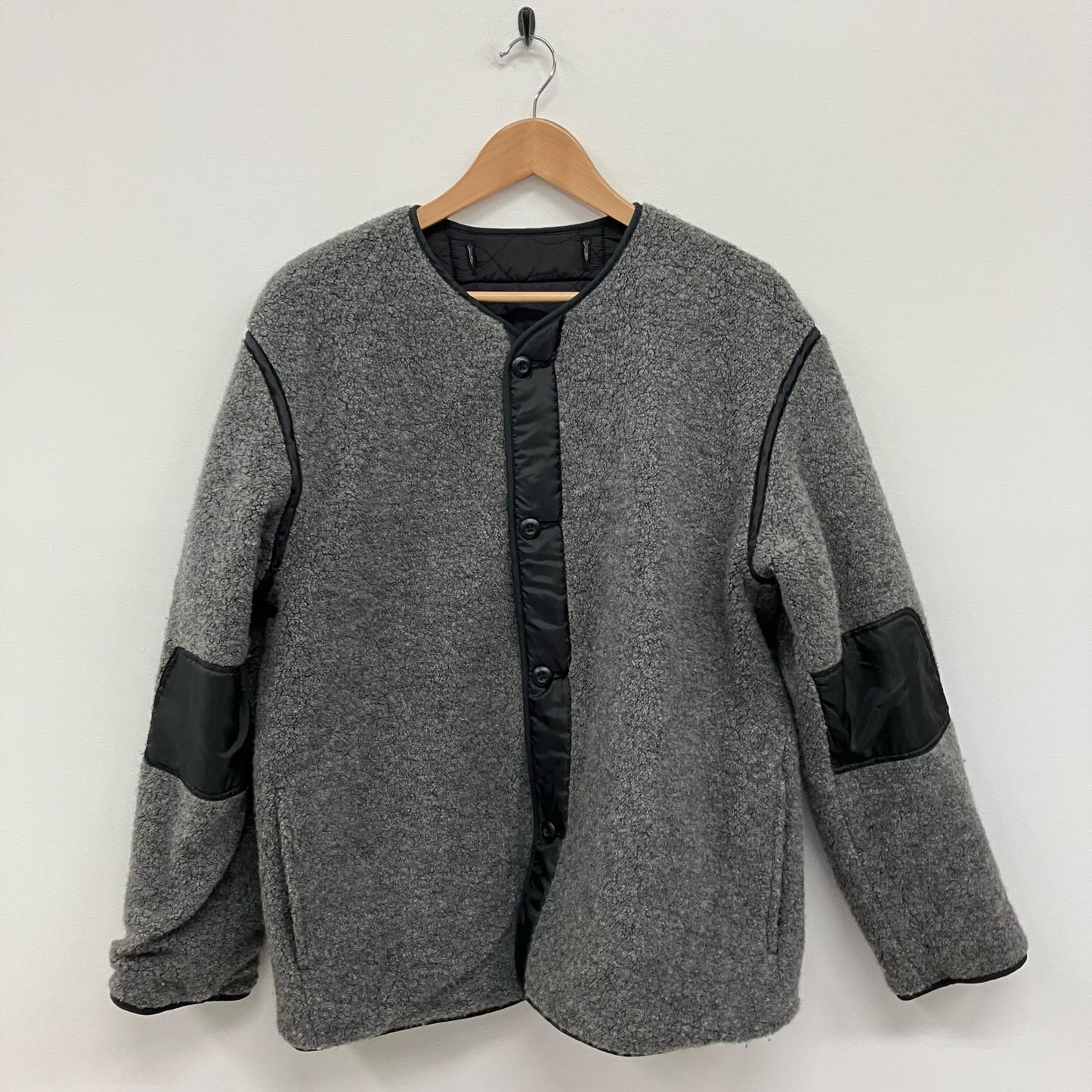 BEAMS + | ビームスプラス M-65 ライナー その他アウター 11-18-4810-139 ブラック【イオン広店】