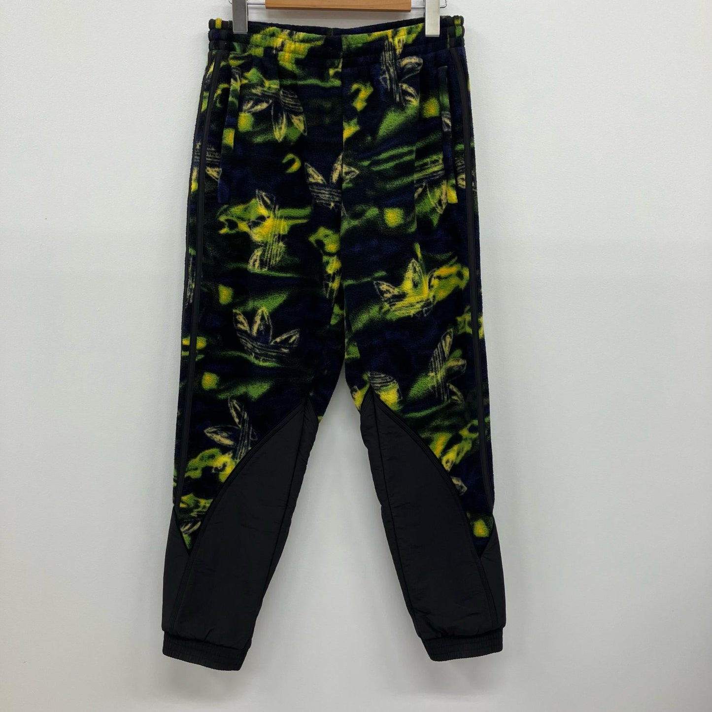 adidas | アディダス ビッグ トレフォイル プリント トラックパンツ その他ボトムス GE0800 サイズ：S【イオン広店】