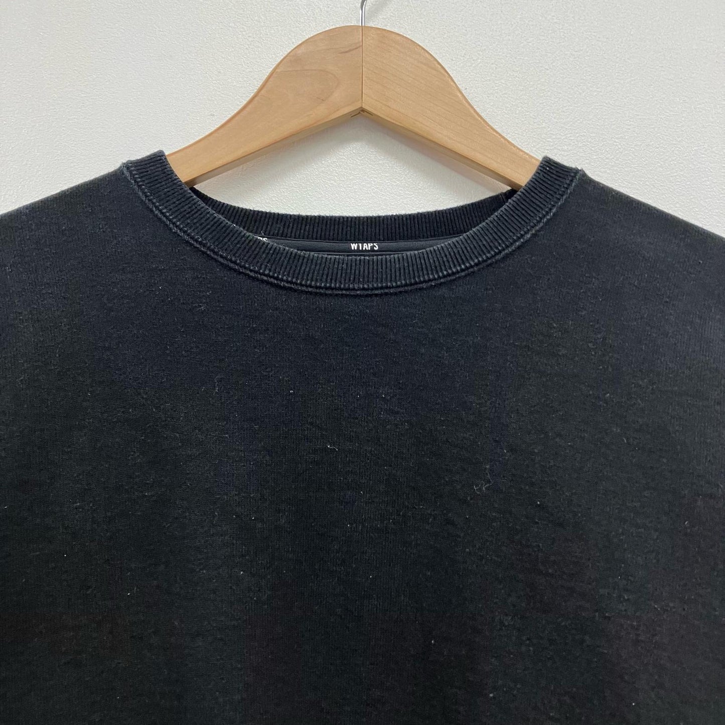 W)TAPS | ダブルタップス SIGN 02/SWEATER/COTTON スウェット 242ATDT-CSM22 ブラック サイズ：2【イオン広店】