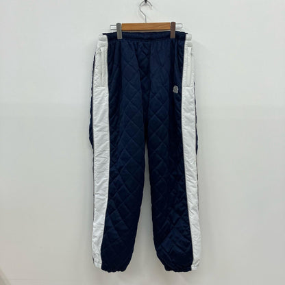 BlackEyePatch | ブラックアイパッチ SMALL OG LABEL QUILTED TRACK PANTS パンツ ネイビー サイズ：XL【イオン広店】