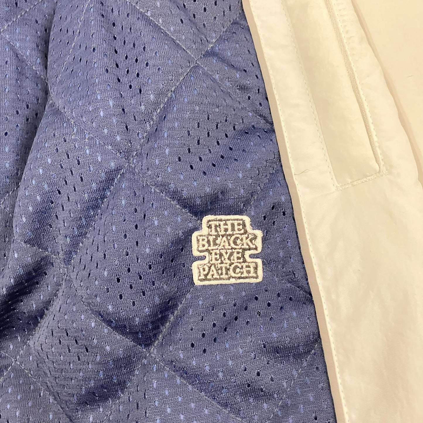 BlackEyePatch | ブラックアイパッチ SMALL OG LABEL QUILTED TRACK PANTS パンツ ネイビー サイズ：XL【イオン広店】