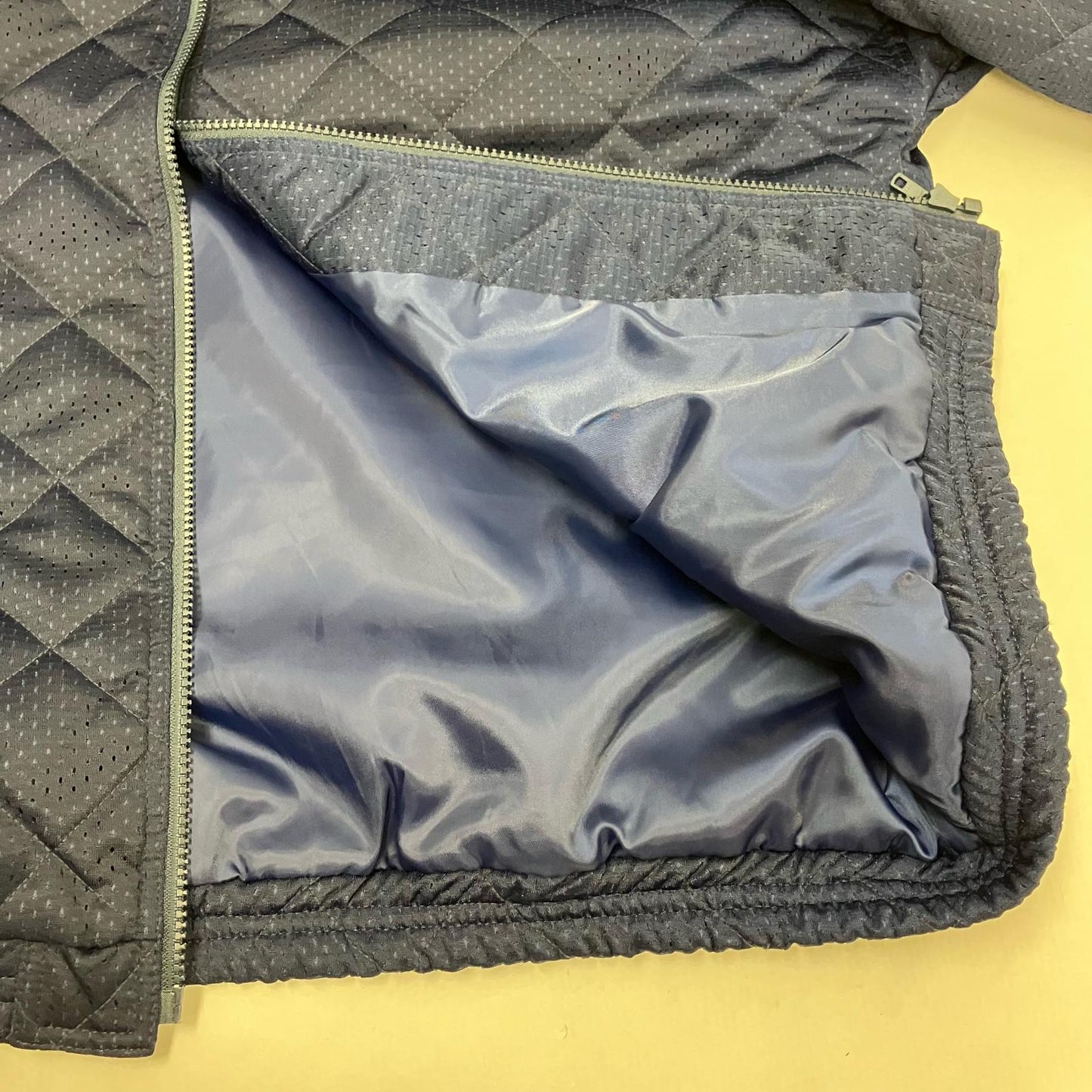 BlackEyePatch | ブラックアイパッチ SMALL OG LABEL QUILTED TRACK JACKET ジャージ ネイビー サイズ：XL【イオン広店】