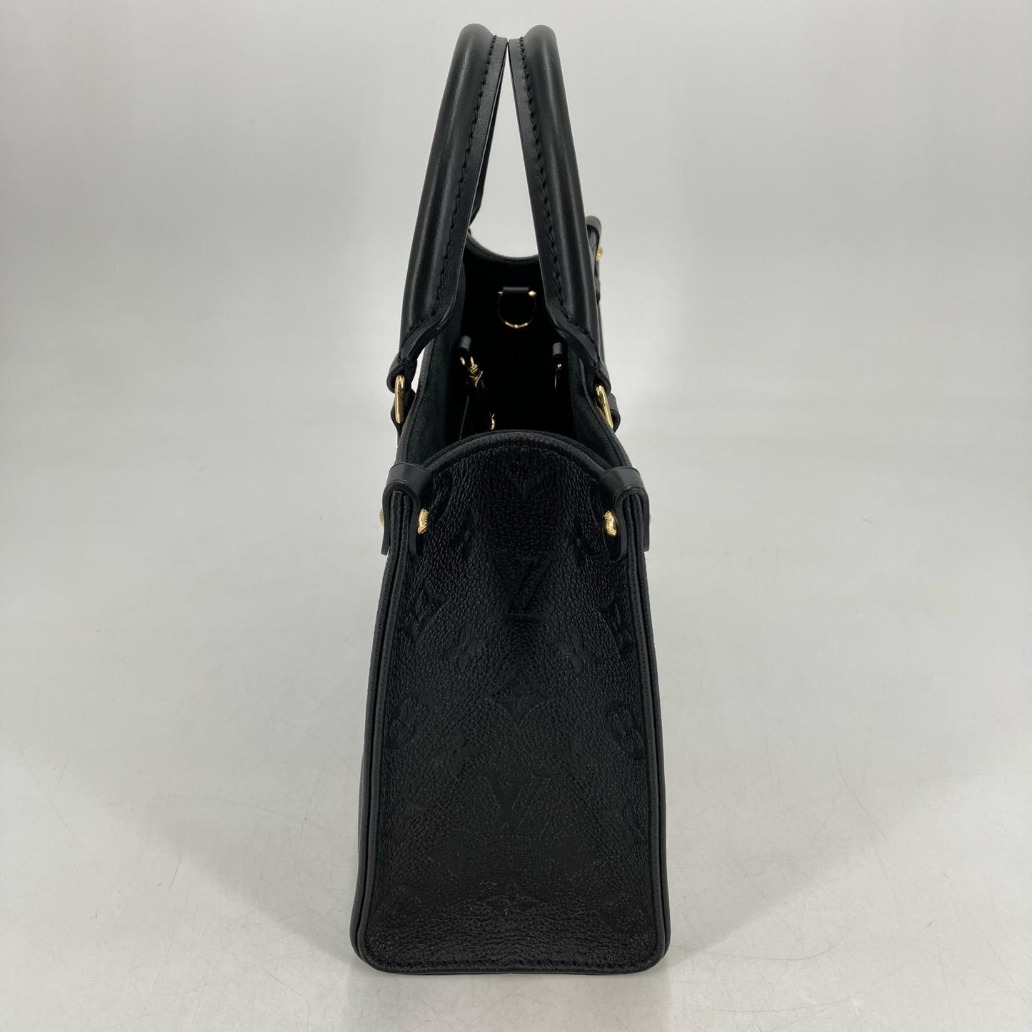 LOUIS VUITTON | ルイ・ヴィトン オンザゴー PM ショルダーバッグ M45653 ブラック【イオン広店】