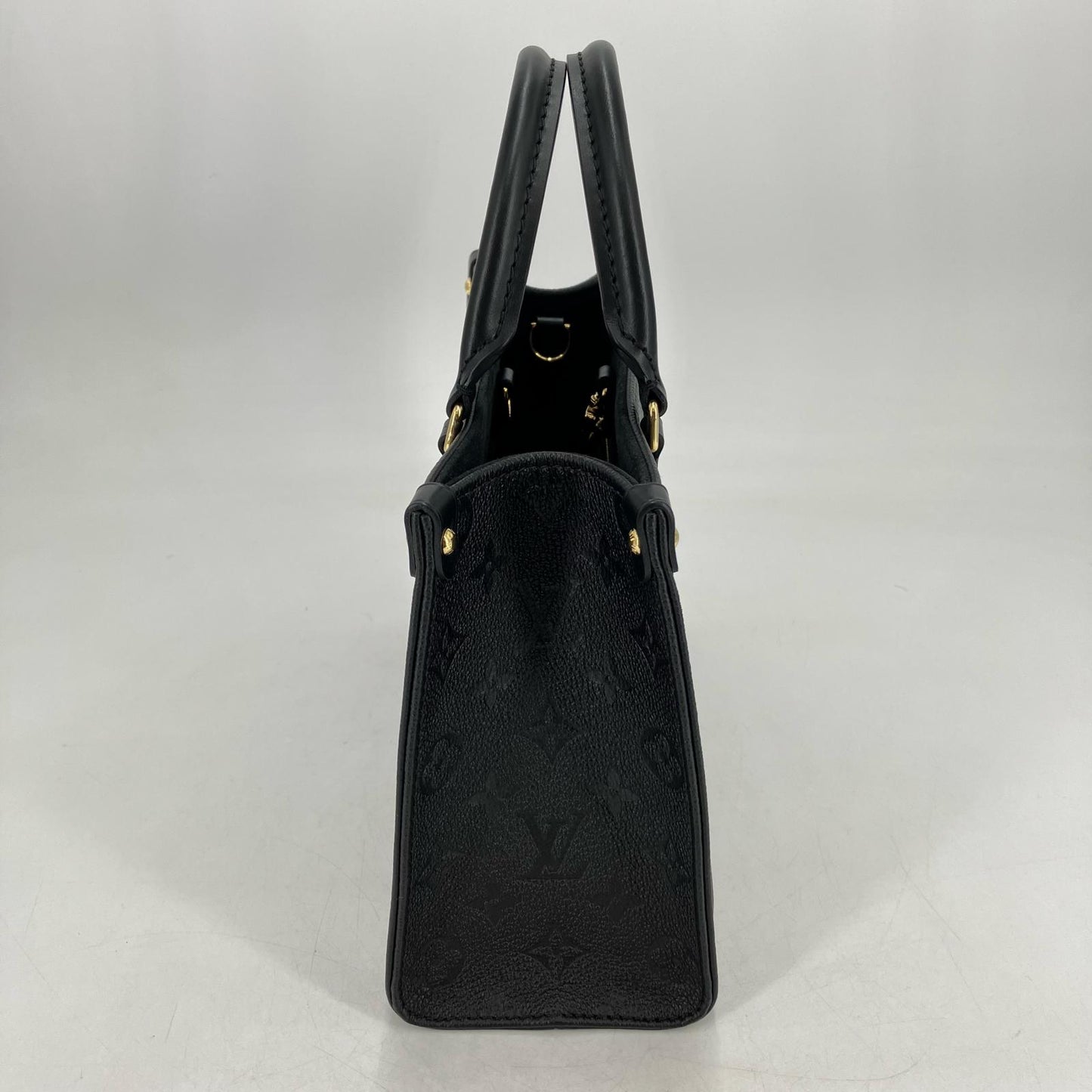 LOUIS VUITTON | ルイ・ヴィトン オンザゴー PM ショルダーバッグ M45653 ブラック【イオン広店】