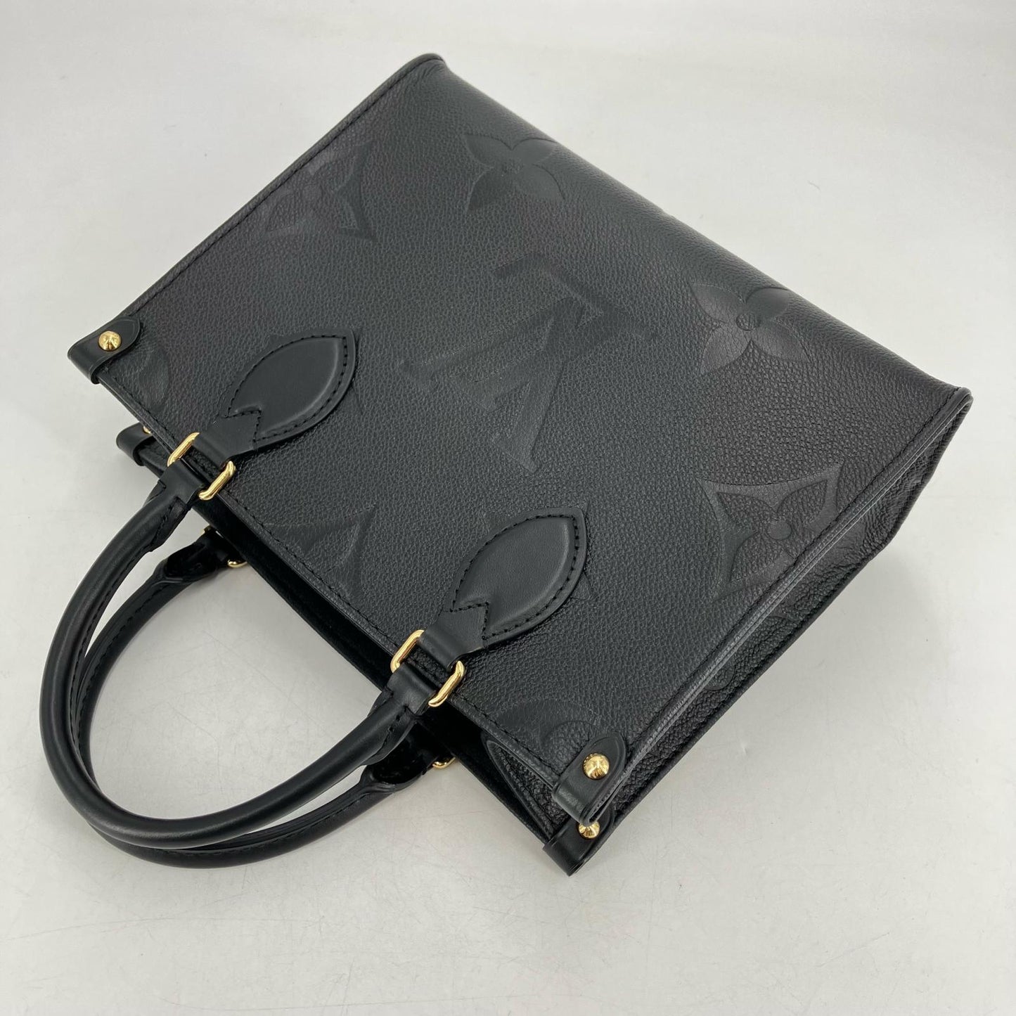 LOUIS VUITTON | ルイ・ヴィトン オンザゴー PM ショルダーバッグ M45653 ブラック【イオン広店】