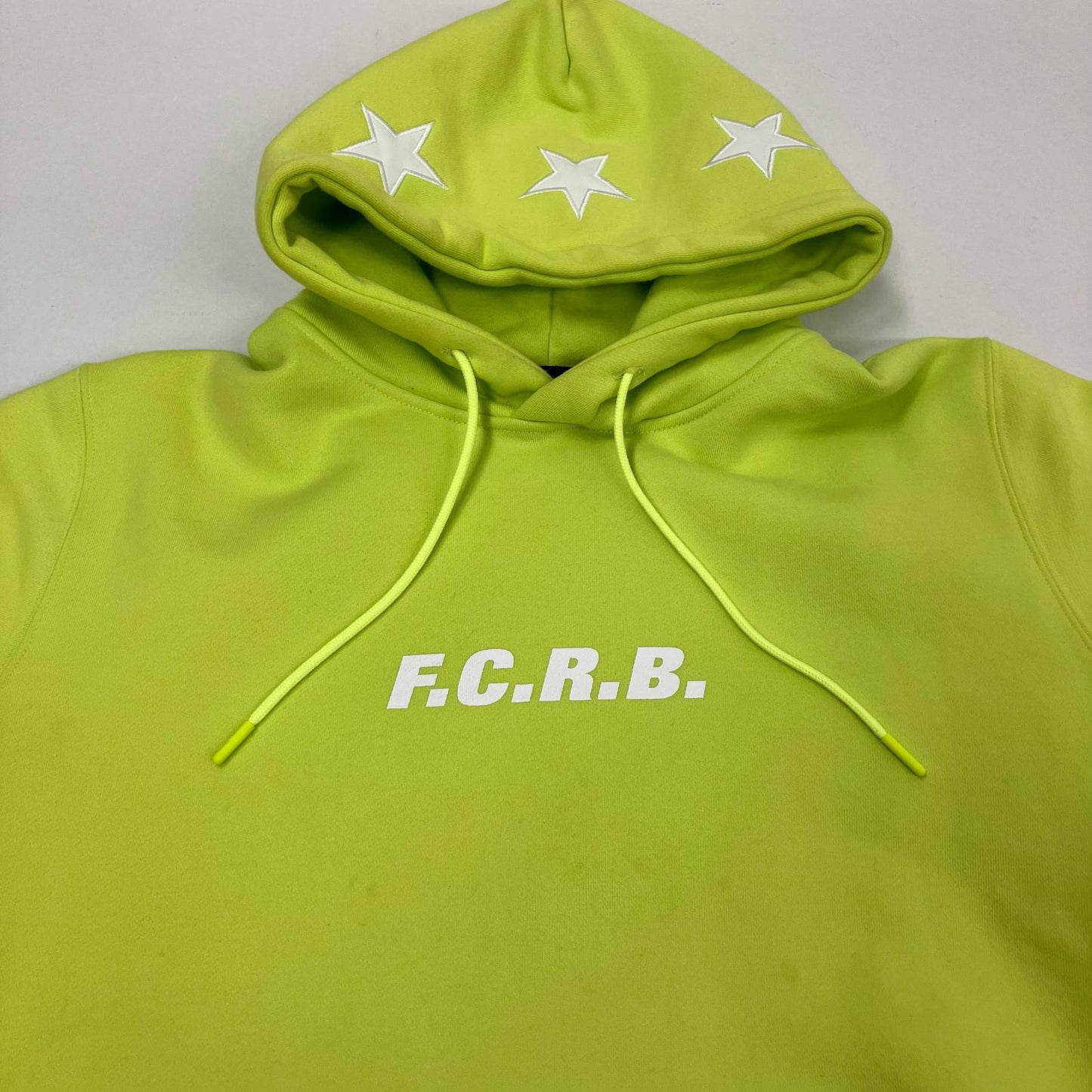 FCRB | エフシーアールビー 5-STAR PULLOVER SWEAT HOODIE パーカー FCRB-260135 イエロー サイズ：M【イオン広店】