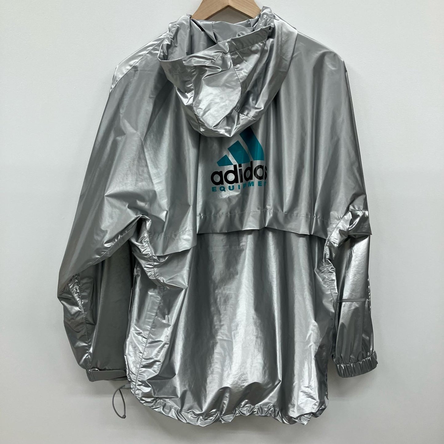 adidas | アディダス EQT MET WINDBREAKER マウンテンパーカー JN4526 シルバー サイズ：XL【イオン広店】