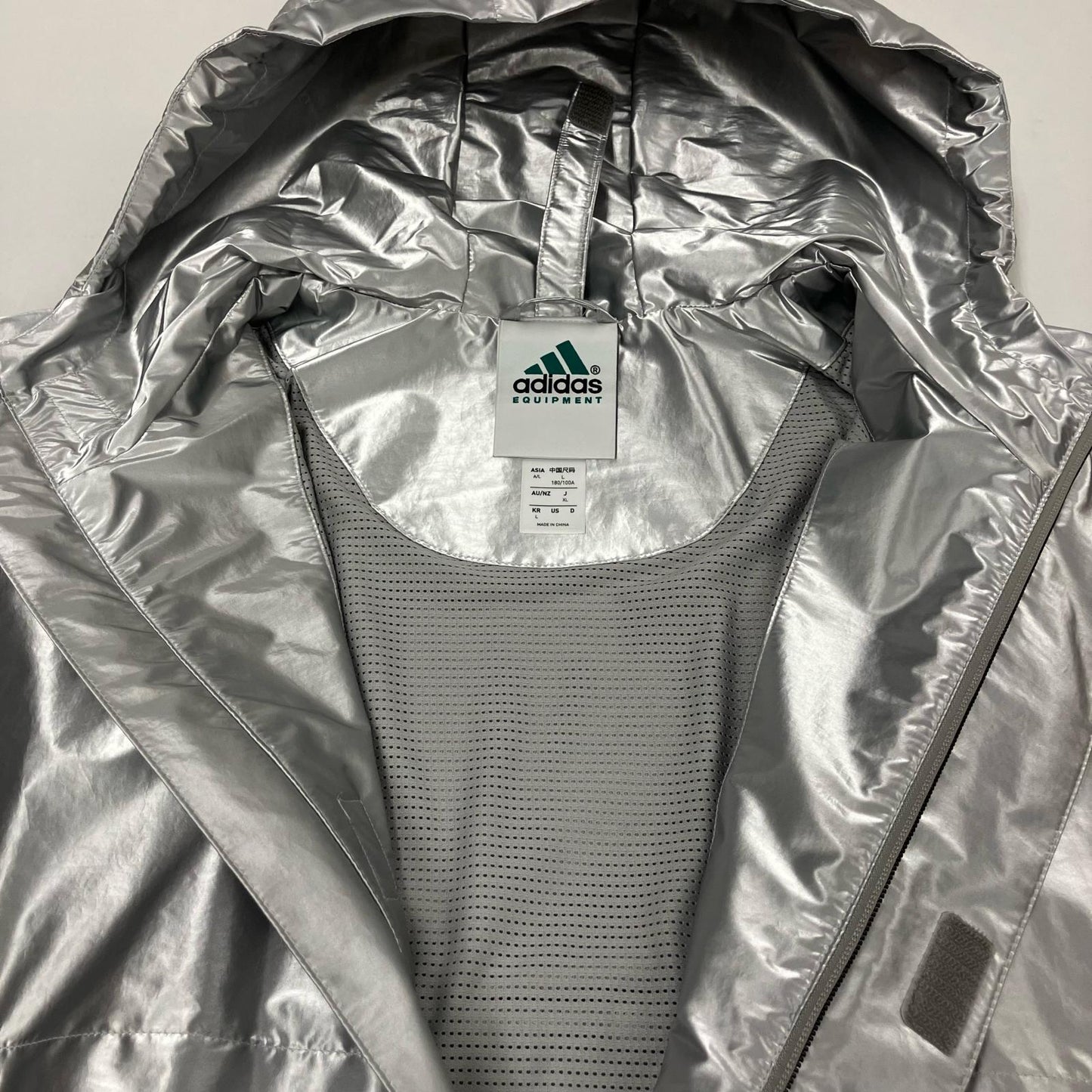 adidas | アディダス EQT MET WINDBREAKER マウンテンパーカー JN4526 シルバー サイズ：XL【イオン広店】