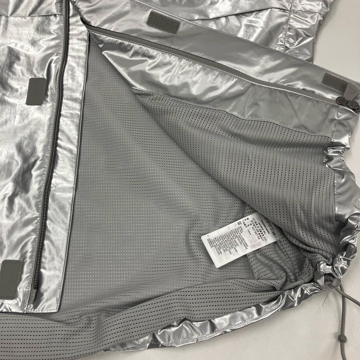 adidas | アディダス EQT MET WINDBREAKER マウンテンパーカー JN4526 シルバー サイズ：XL【イオン広店】