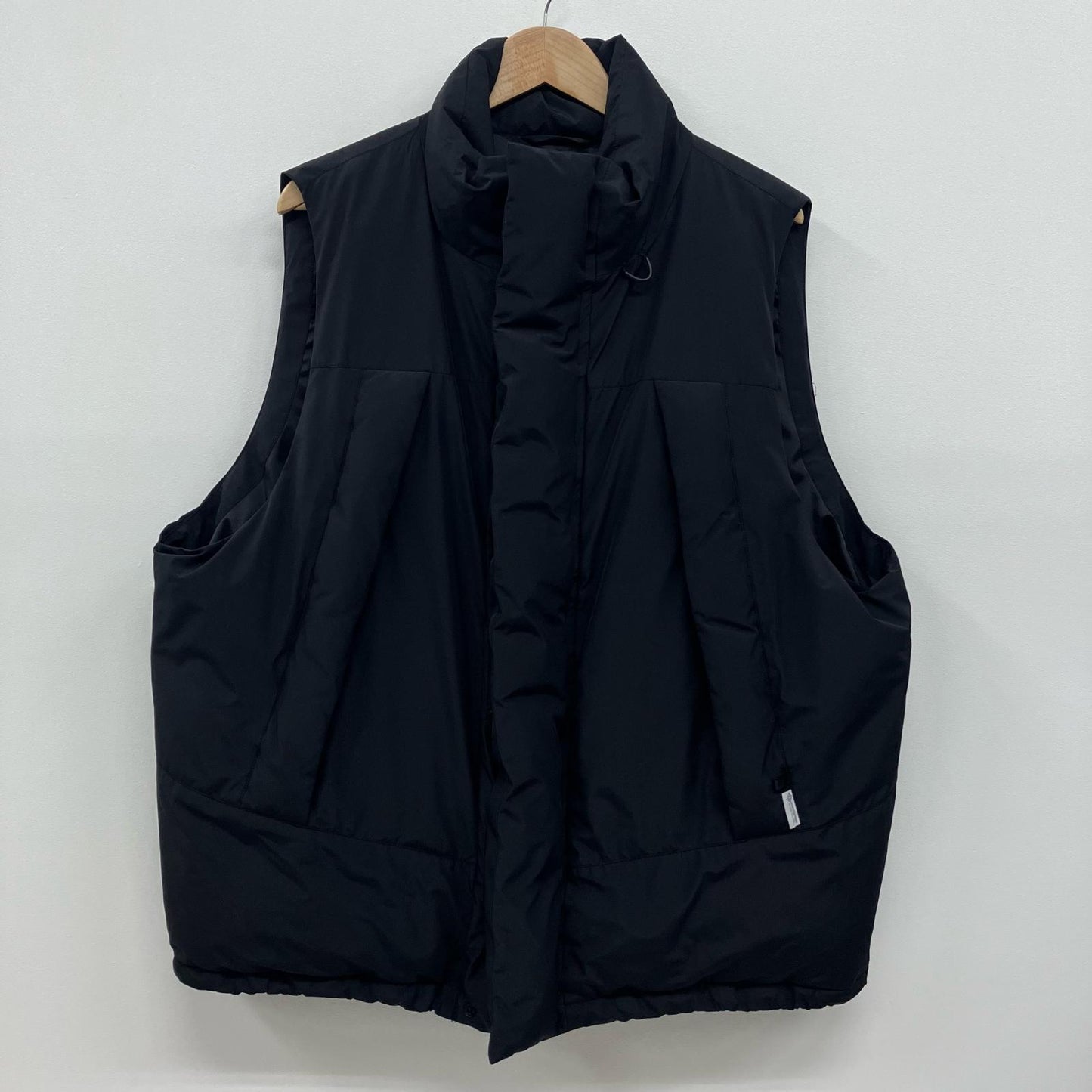DAIWA PIER39 | ダイワピア WINDSTOPPER FIELD DOWN VEST ダウンベスト BW-18023W ブラック サイズ：XL【イオン広店】