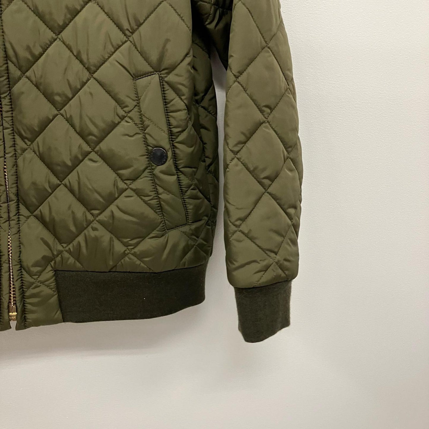 Barbour | バーブァー 【専売】 その他アウター 1702219 オリーブ サイズ：34【イオン広店】