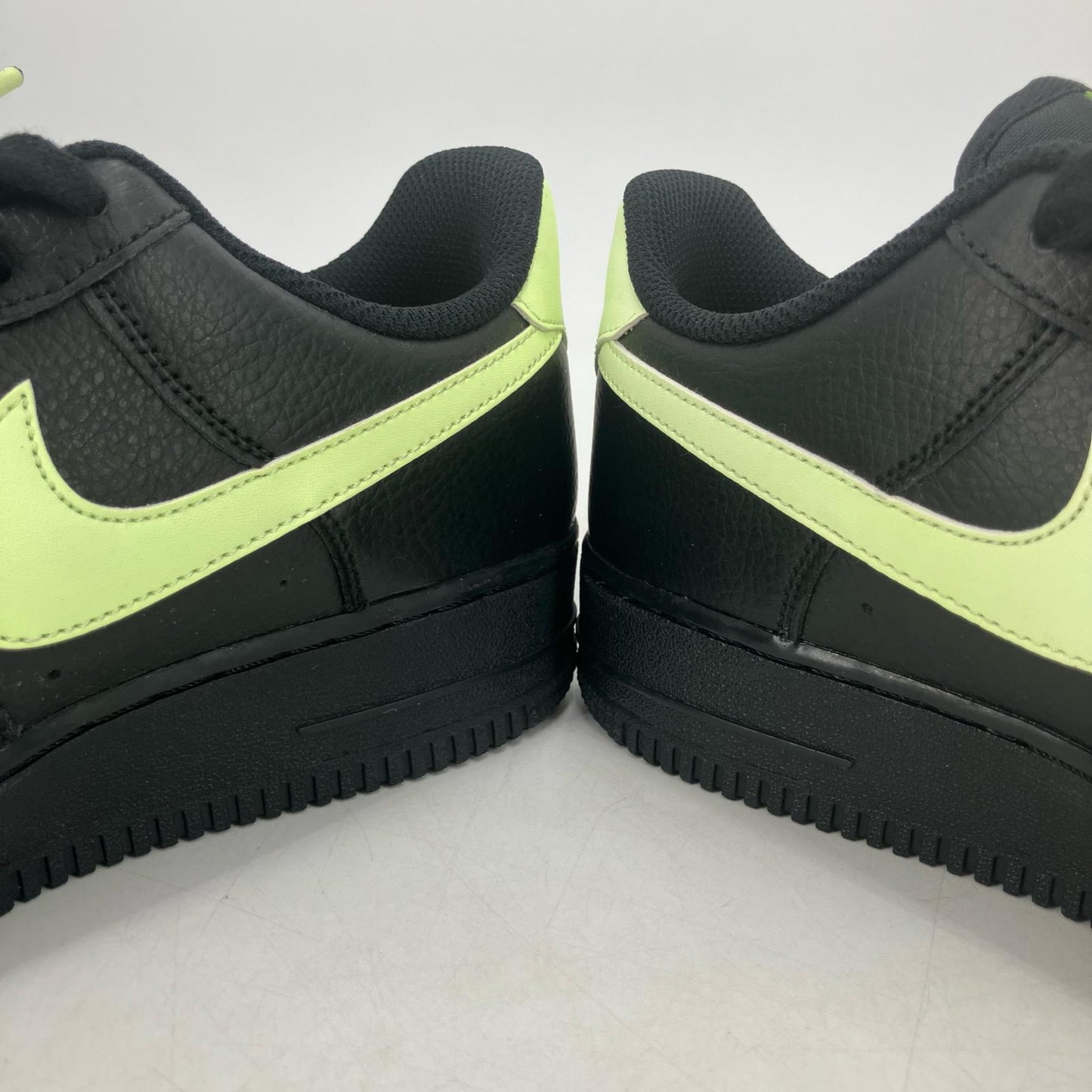 NIKE | ナイキ WMNS AIR FORCE 1 07 スニーカー 315115-040 ブラック 26.5cm【イオン広店】