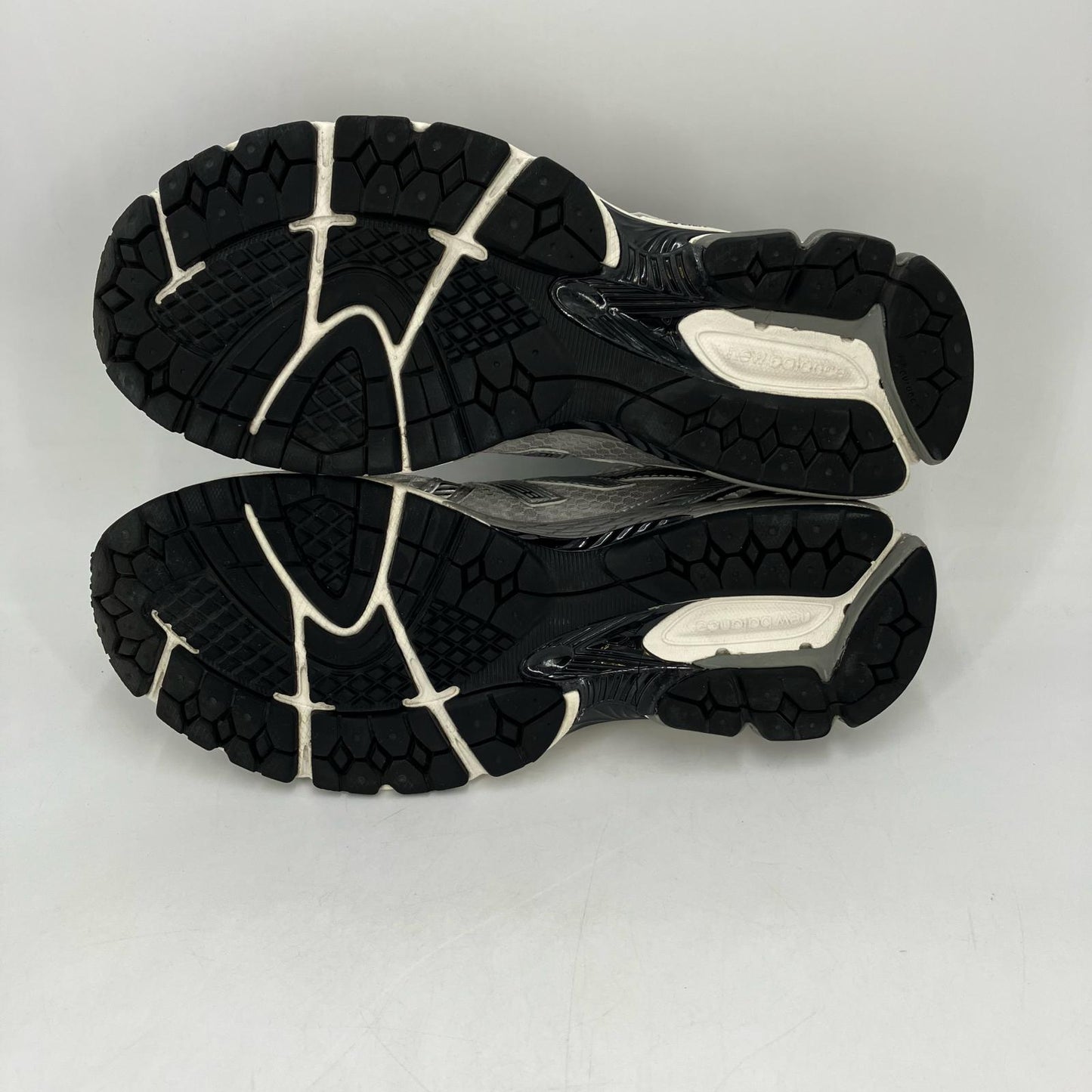 NEW BALANCE | ニューバランス New Balance 860V2 スニーカー ML860GB2 シルバー 26cm【イオン広店】