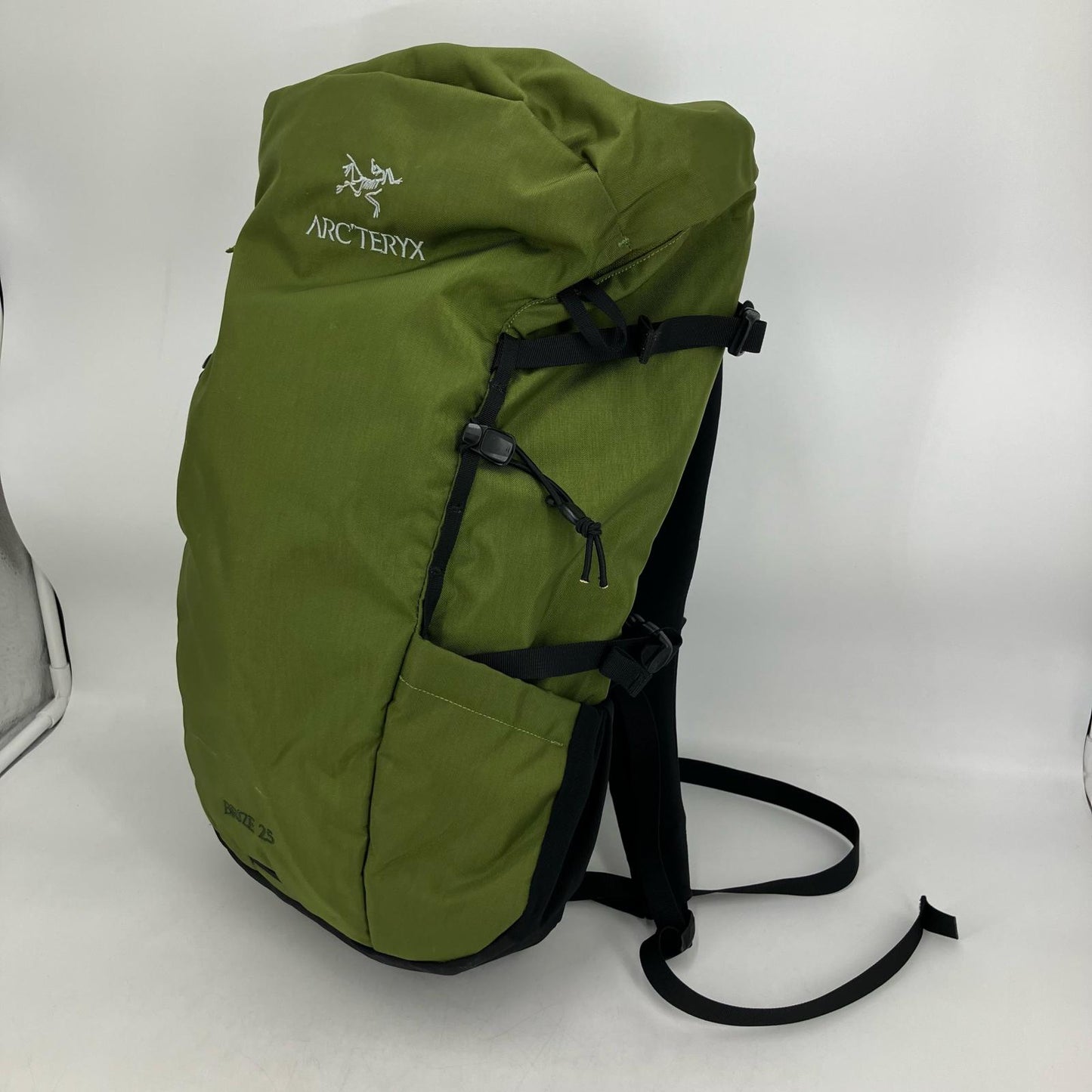 ARC'TERYX | アークテリクス BRIZE25 リュック・デイパック 18794-110472-09 グリーン【イオン広店】
