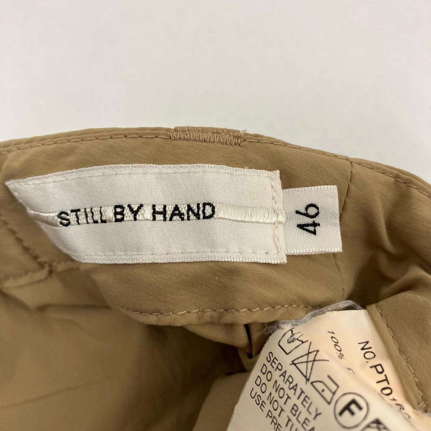 STILL BY HAND | スティルバイハンド ドライタッチポリエステルパンツ パンツ PT0162 ベージュ サイズ：46【イオン広店】