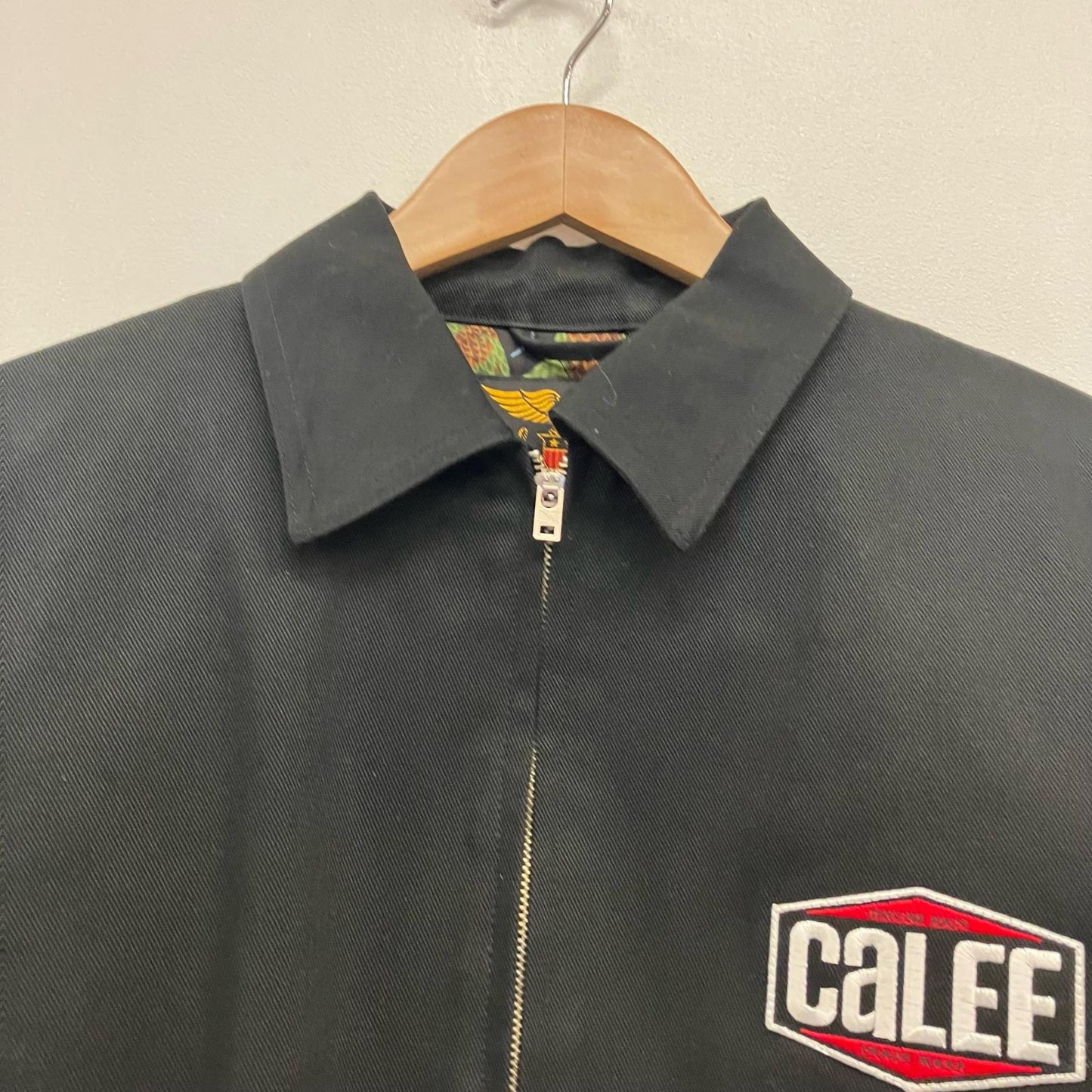 CALEE | キャリー VINTAGE TYPE CHINO CLOTH SWING TOP ブルゾン ブラック サイズ：M【イオン広店】