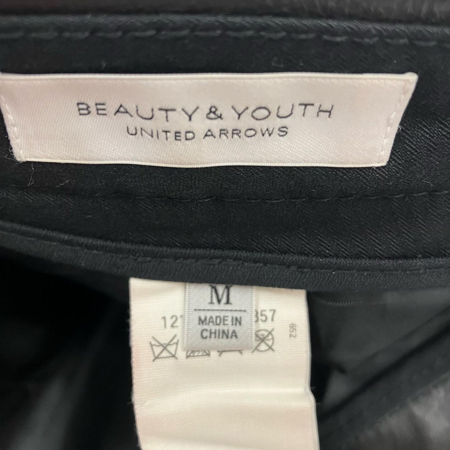 BEAUTY & YOUTH UNITED ARROWS | ビューティーアンドユースユナイテッドアローズ 牛革 パンツ ブラック サイズ：M【イオン広店】