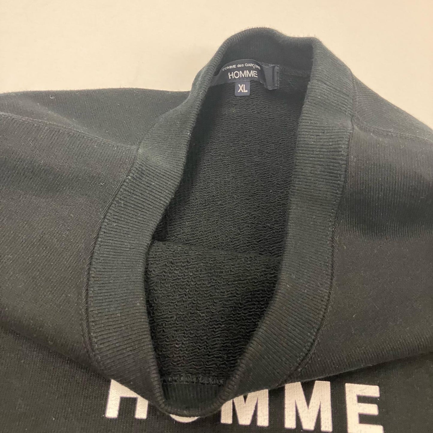 COMME des GARCONS HOMME | コムデギャルソンオム Logo Crewneck スウェット HO-T104 ブラック サイズ：XL【イオン広店】