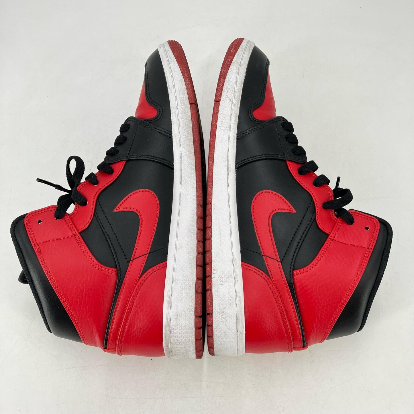 NIKE AIR JORDAN | ナイキ　エアー　ジョーダン Air Jordan 1 Mid “Bred” スニーカー 554724-074 レッド 27.5cm【イオン広店】