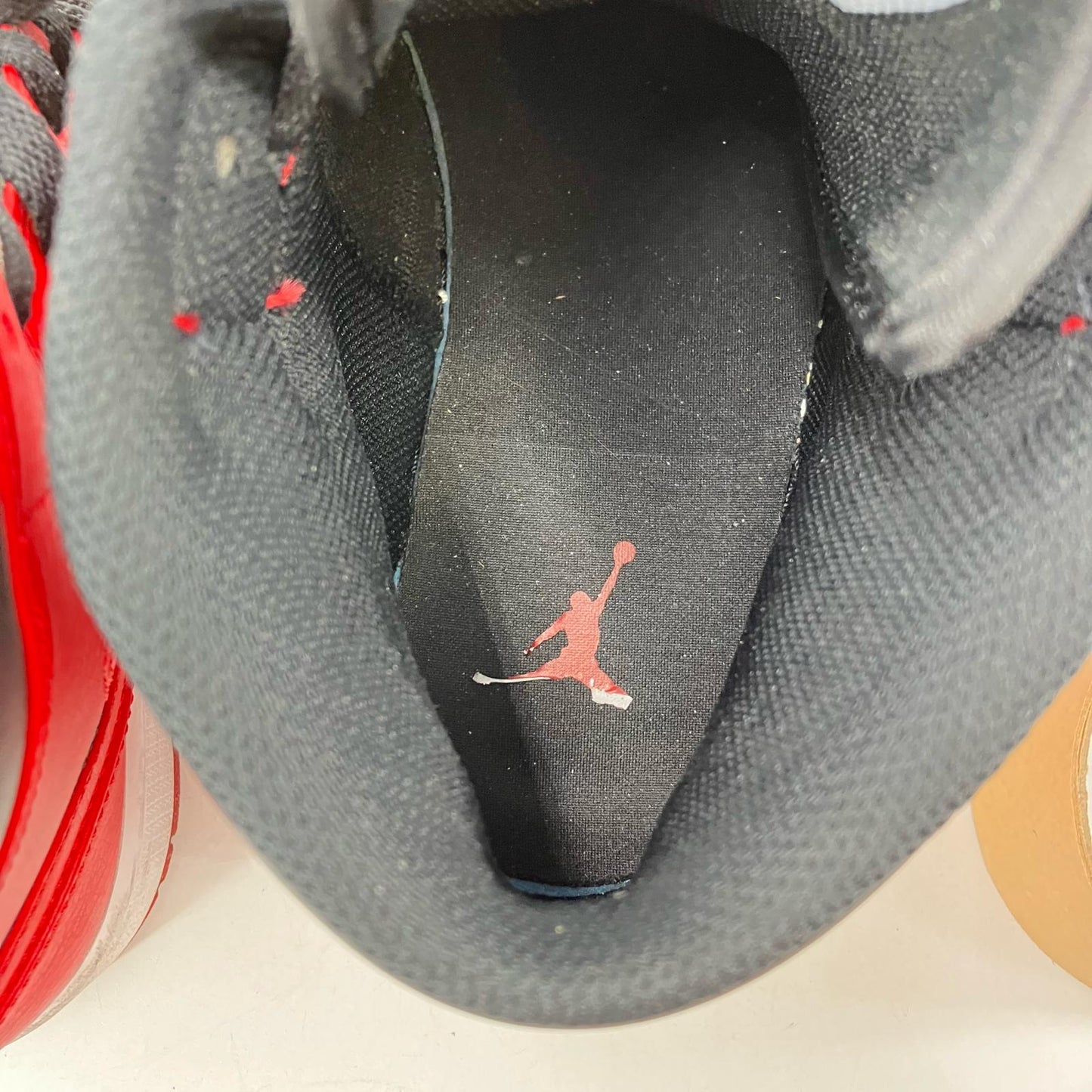 NIKE AIR JORDAN | ナイキ　エアー　ジョーダン Air Jordan 1 Mid “Bred” スニーカー 554724-074 レッド 27.5cm【イオン広店】