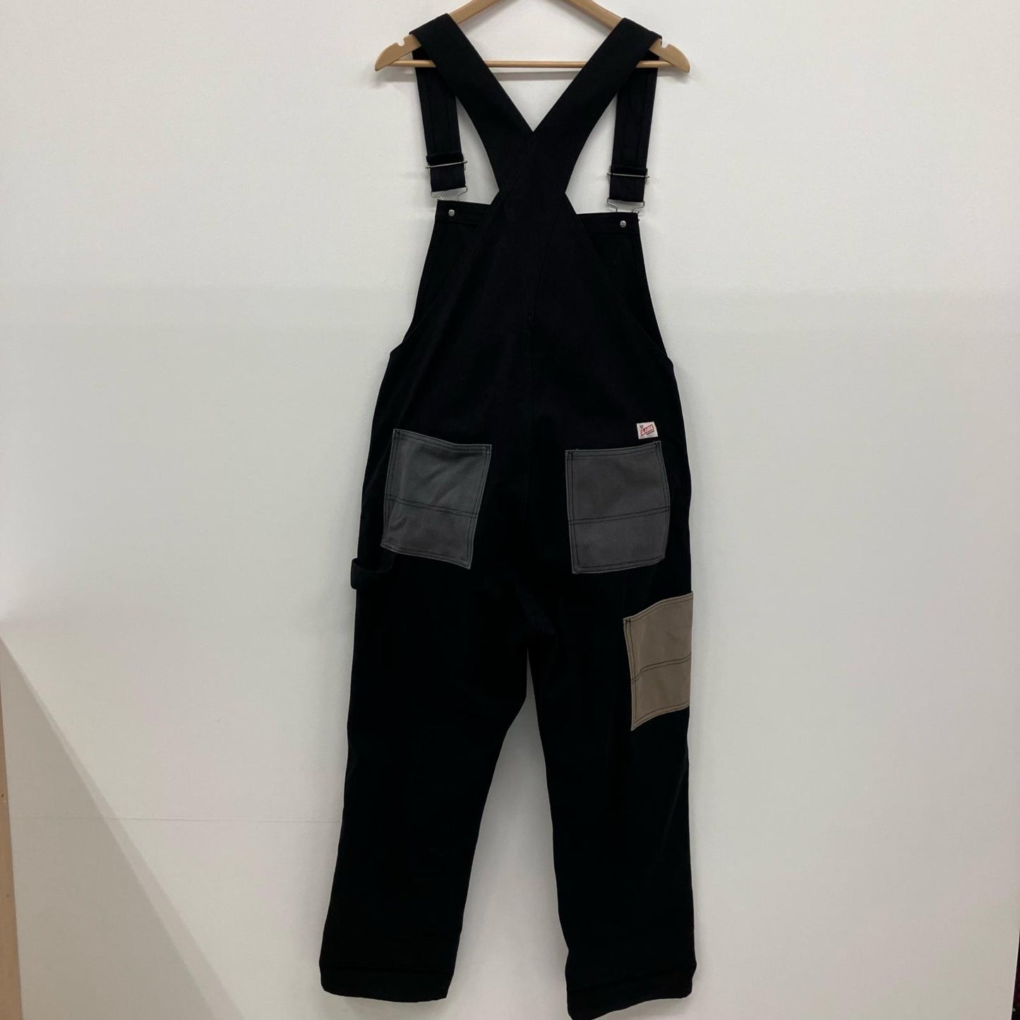 X-LARGE | エクストララージ オーバーオール 101204031003 ブラック サイズ：M【イオン広店】