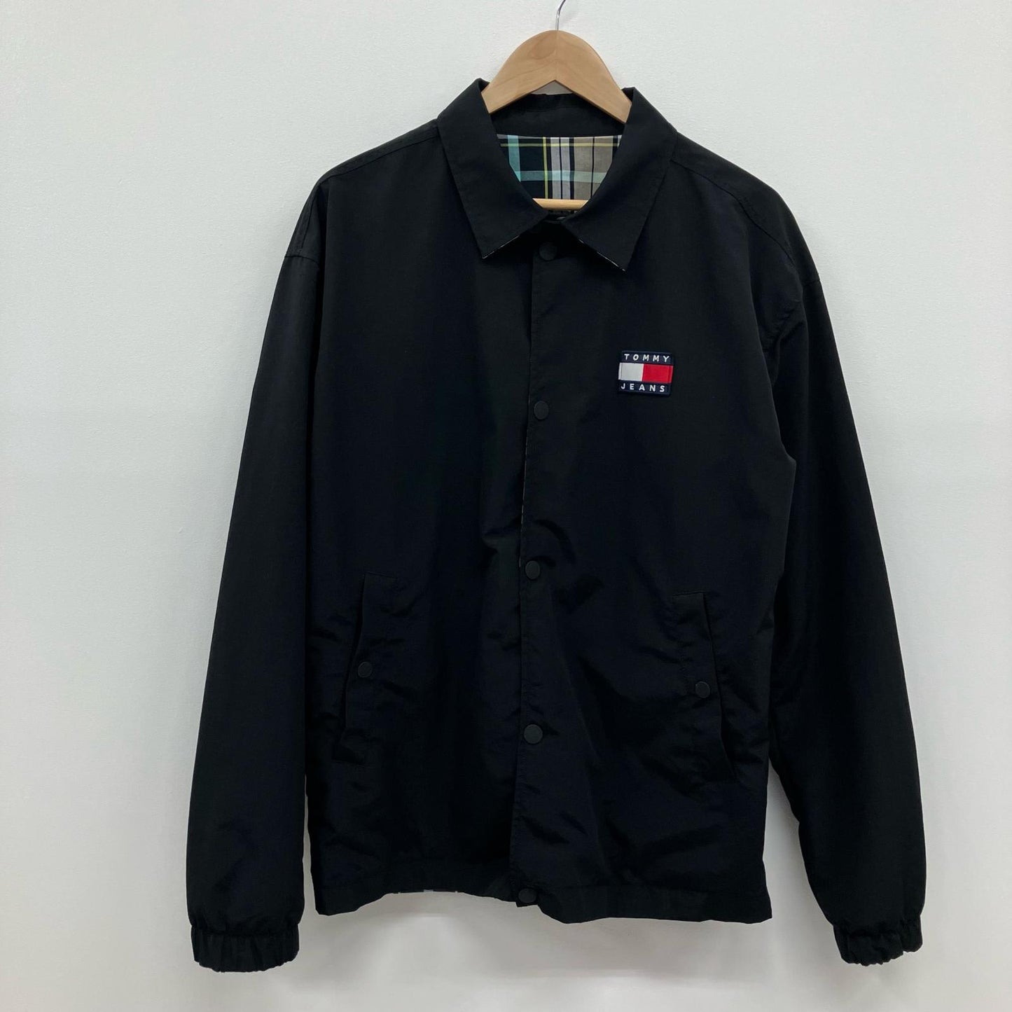 TOMMY JEANS | トミージーンズ その他アウター ブラック サイズ：L【イオン広店】