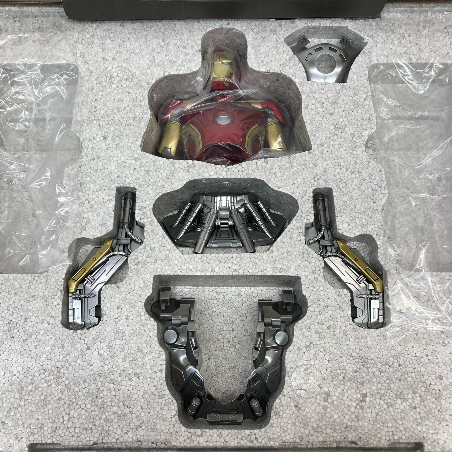フィギュア ハルクバスター ムービー・マスターピース 1/6 アベンジャーズ エイジ・オブ・ウルトロン ハルクバスター 1/6【フィギュア】【イオン広店】