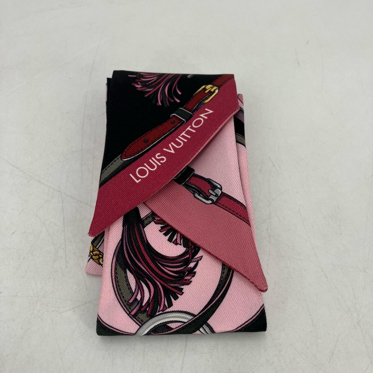 LOUIS VUITTON | ルイ・ヴィトン バンドー BB オールザ ストラップス ハンカチ M76689 ブラック【イオン広店】