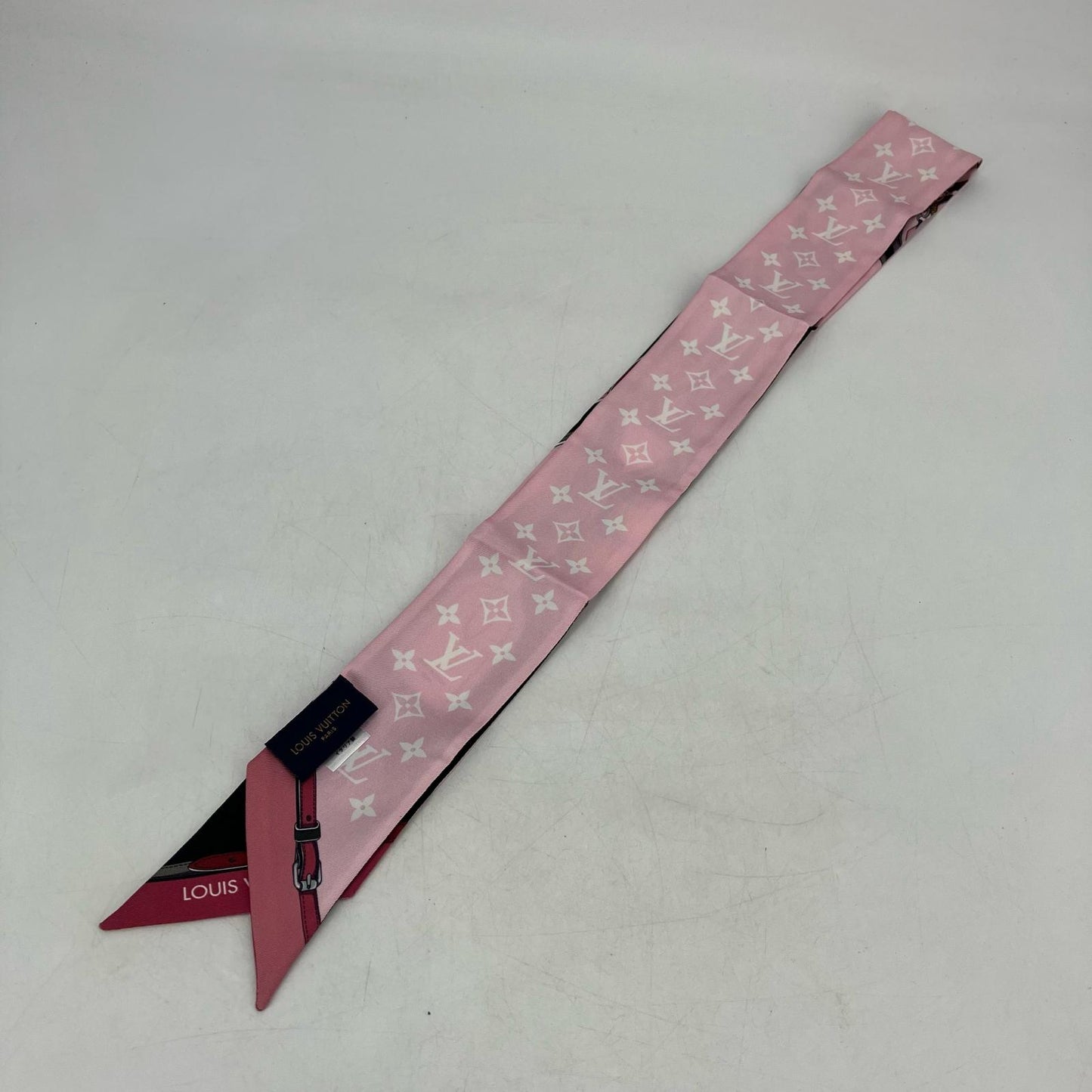 LOUIS VUITTON | ルイ・ヴィトン バンドー BB オールザ ストラップス ハンカチ M76689 ブラック【イオン広店】