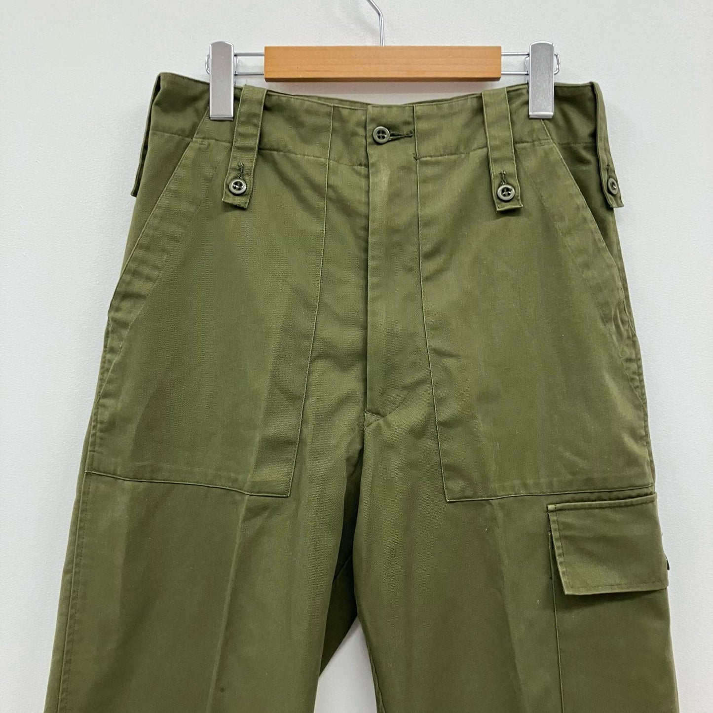 イギリス軍 パンツ カーキ【イオン広店】