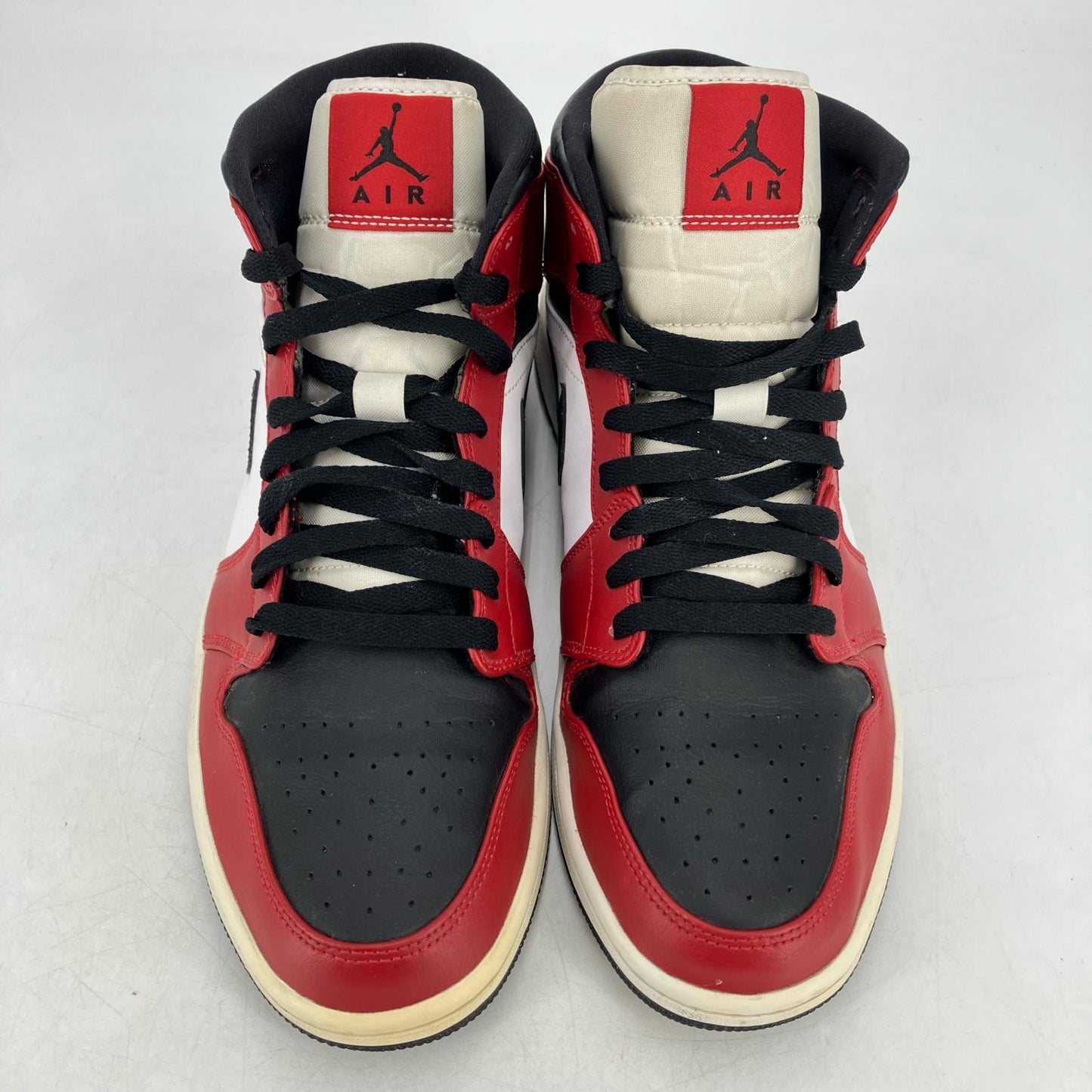 NIKE AIR JORDAN | ナイキ　エアー　ジョーダン Air Jordan 1 Mid Chicago Black Toe スニーカー 554724-069 レッド 27.5cm【イオン広店】