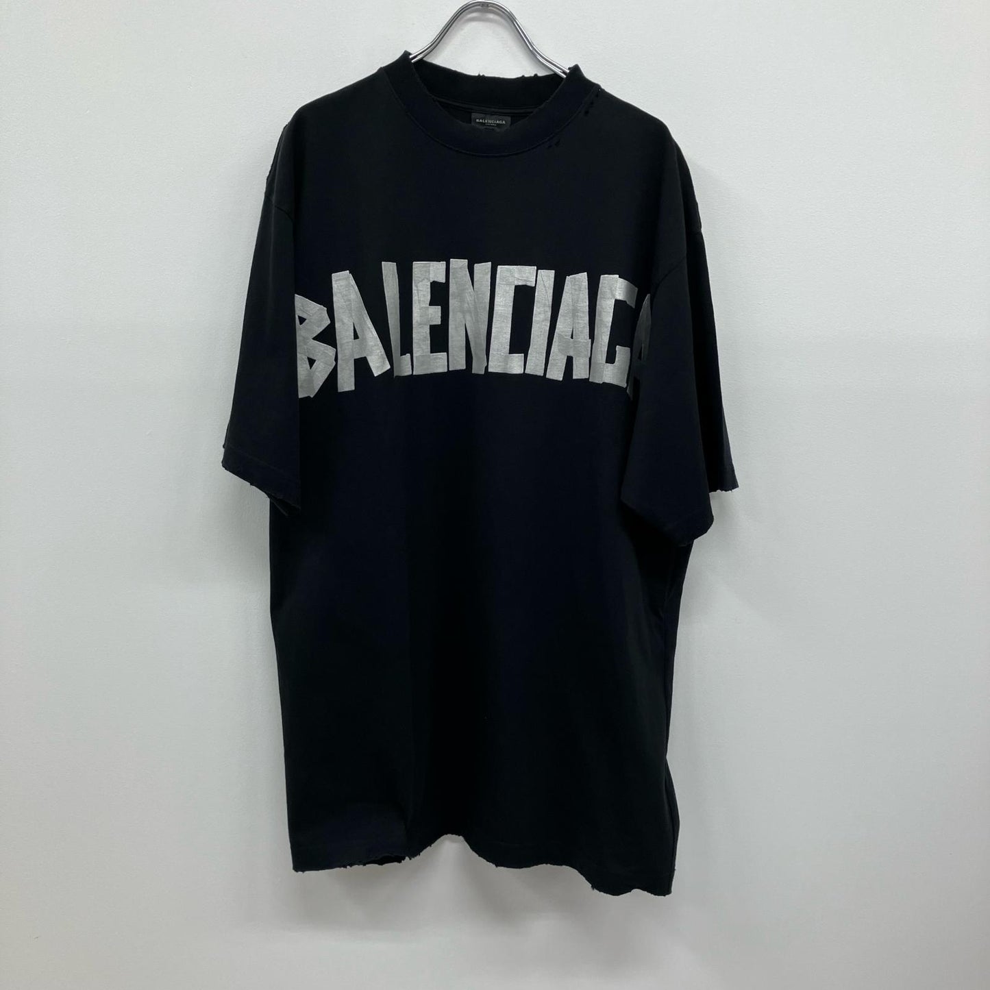 BALENCIAGA | バレンシアガ テープロゴ オーバーサイズ Tシャツ 半袖Ｔシャツ ブラック サイズ：S【イオン広店】
